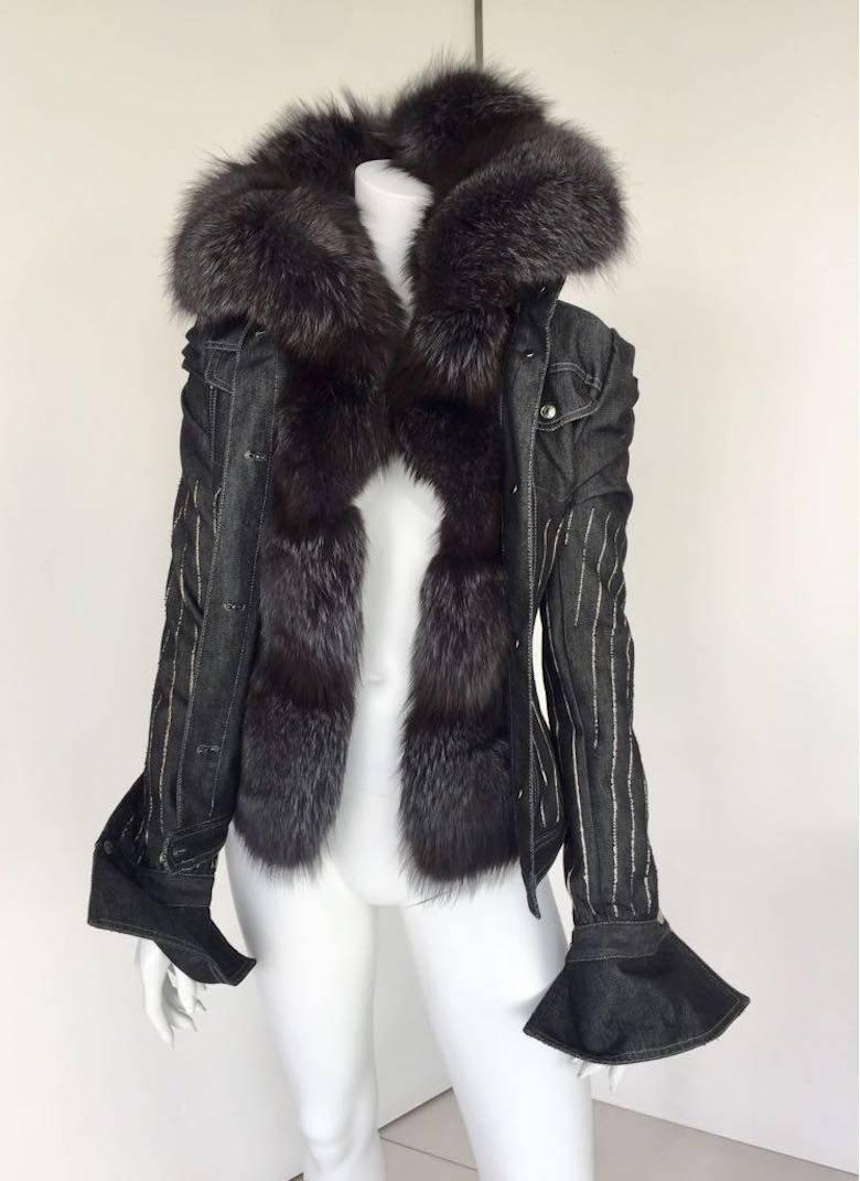 2000s Gianfranco Ferrè Silver Fox Fur Collar Jacket In Excellent Condition For Sale In Milan, IT