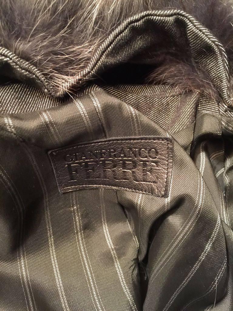 2000s Gianfranco Ferrè Silver Fox Fur Collar Jacket For Sale 2