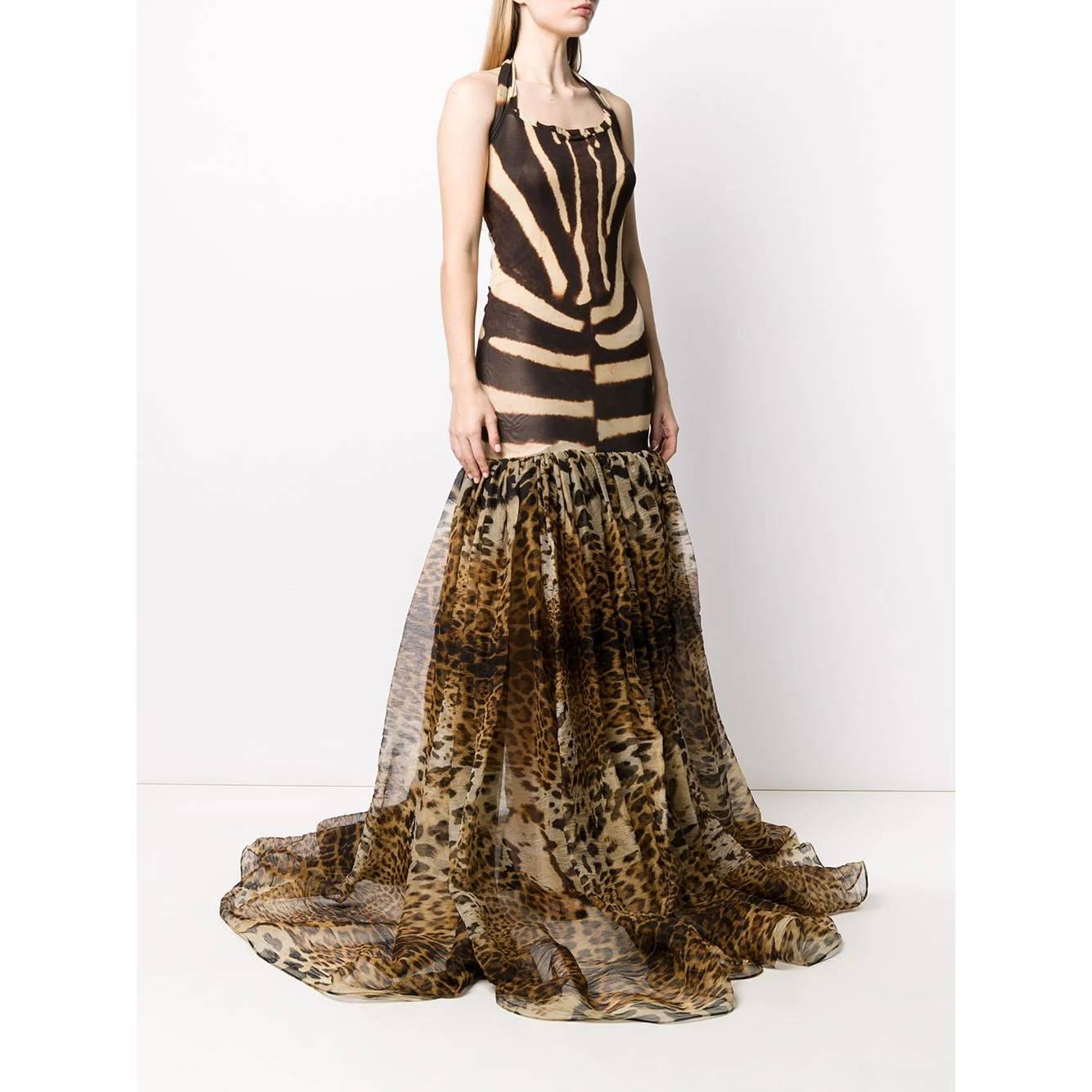 Gianfranco Ferré beige and brown animal print stretch fabric evening dress. Mermaid design with open back and tulle appliqué. Back zip closure.

Size: 40 IT  

Flat measurements  
Height: 200 cm  
Bust: 28 cm  
Hips: 37 cm

Product code: