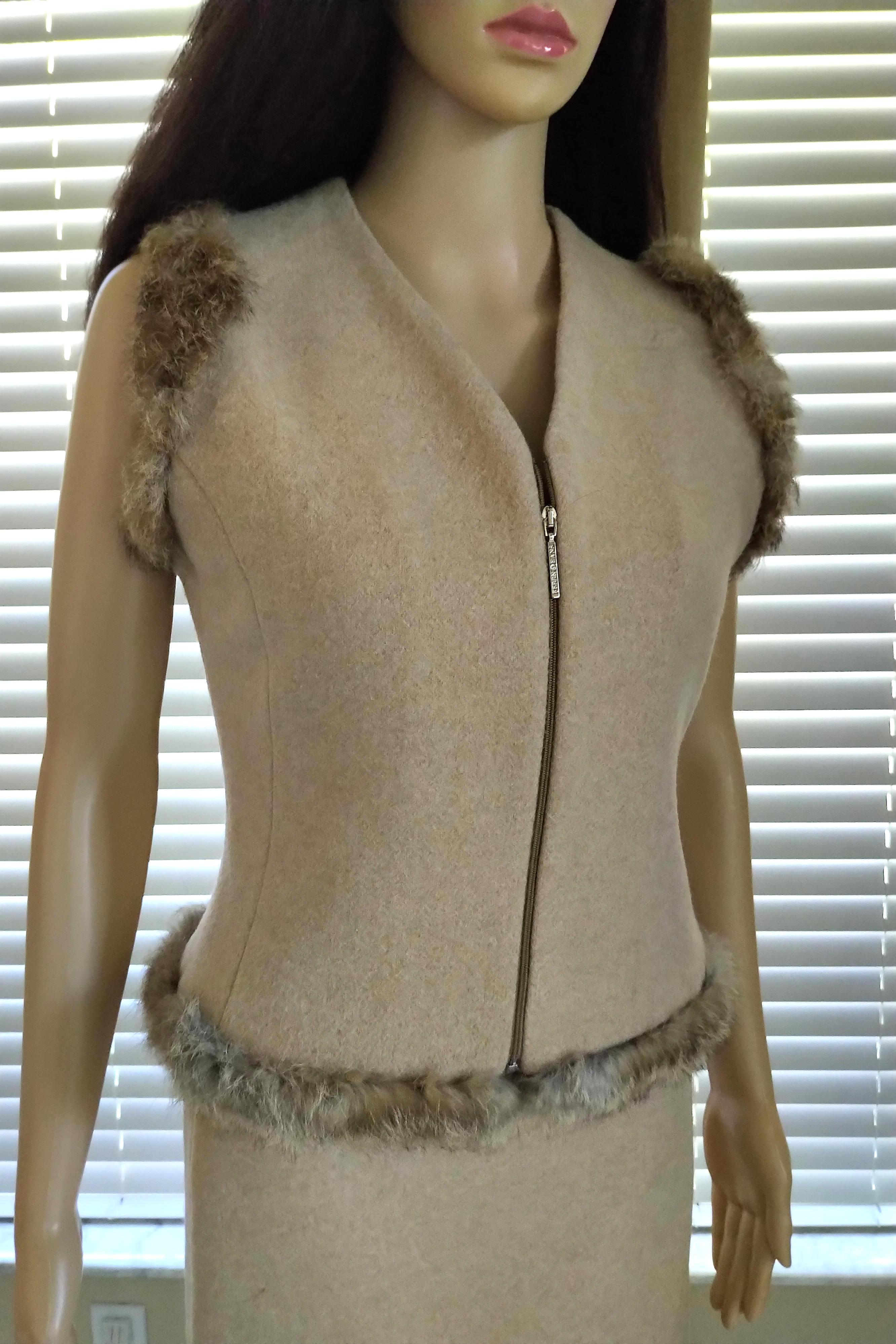 1990's GianFranco Ferre Nude-Beige 100% Mink Vest A Line Skirt Suit IT 40/ 2 4 For Sale 4