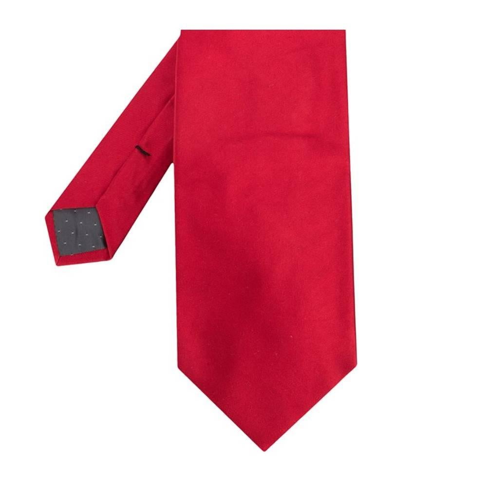 Gianfranco Ferré red silk tie. Model with pointed design.
Years: 90s

Made in Italy

Width: 9 cm