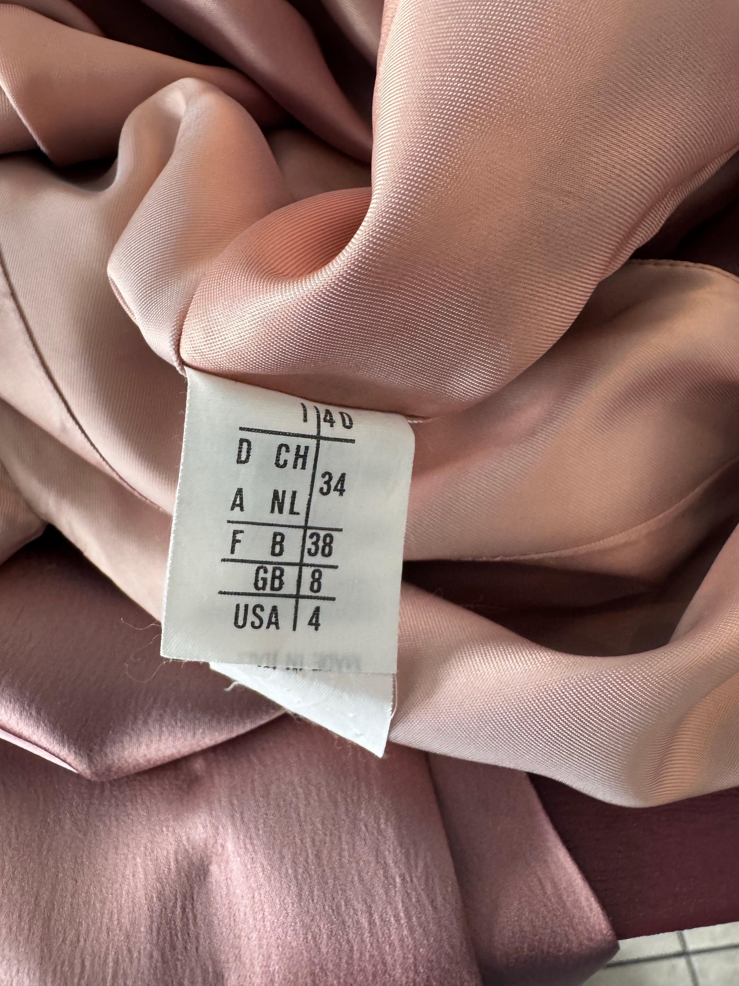 1990er Gianfranco Ferre Studio Rosafarbenes formelles Satinkleid Damen im Angebot