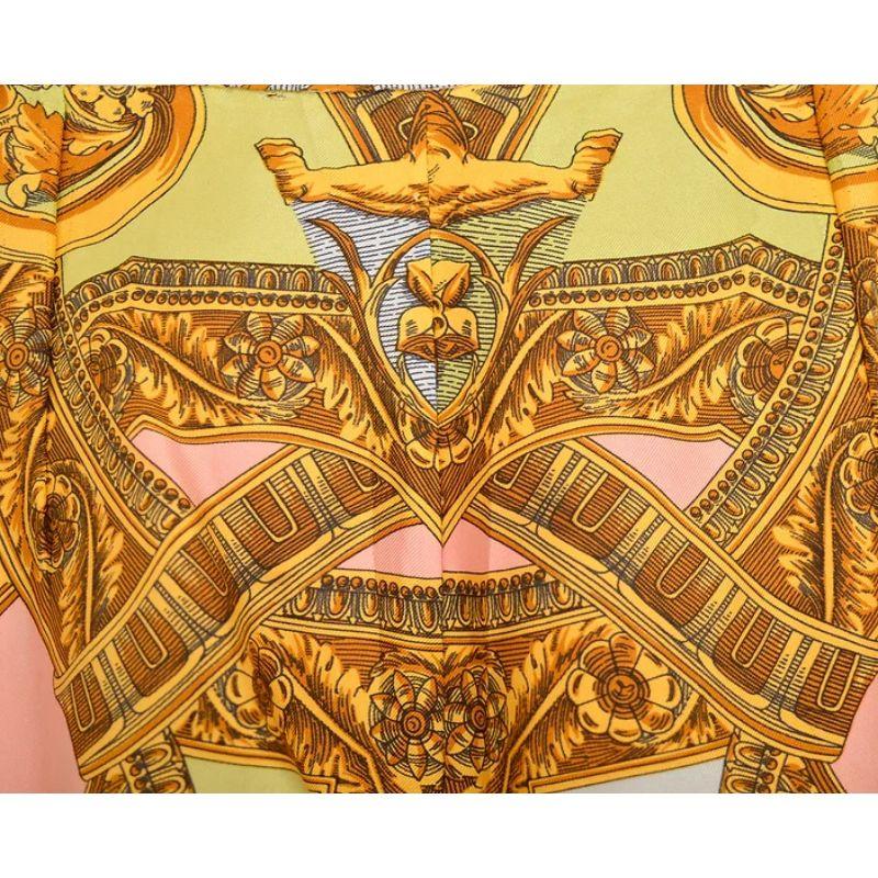 Short-culotte en soie pure à motif baroque Gianni Versace Atelier, années 1990 Pour femmes en vente