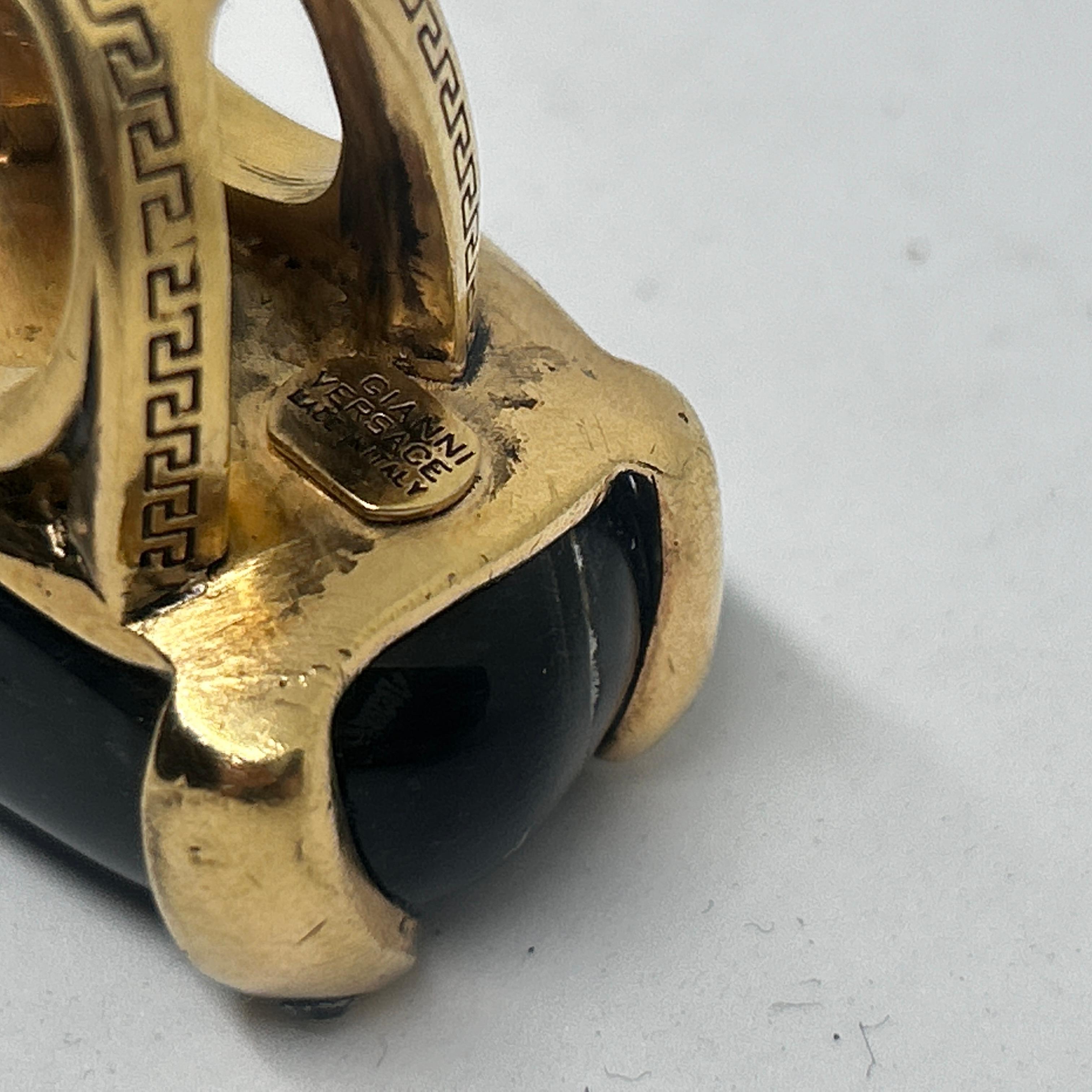 1990er Gianni Versace Schwarzer Achat-Cocktailring in Übergröße Damen im Angebot