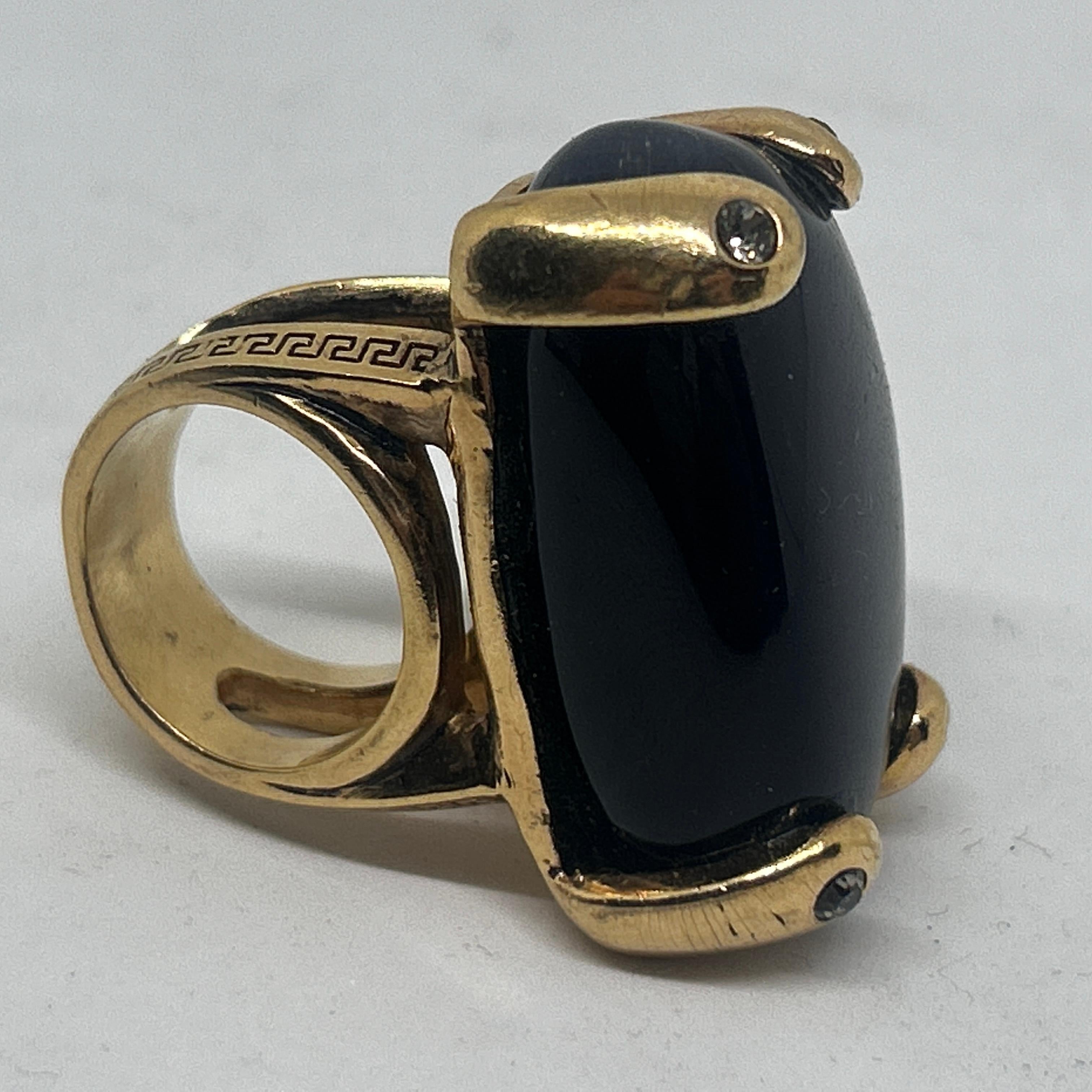 1990er Gianni Versace Schwarzer Achat-Cocktailring in Übergröße im Angebot 2