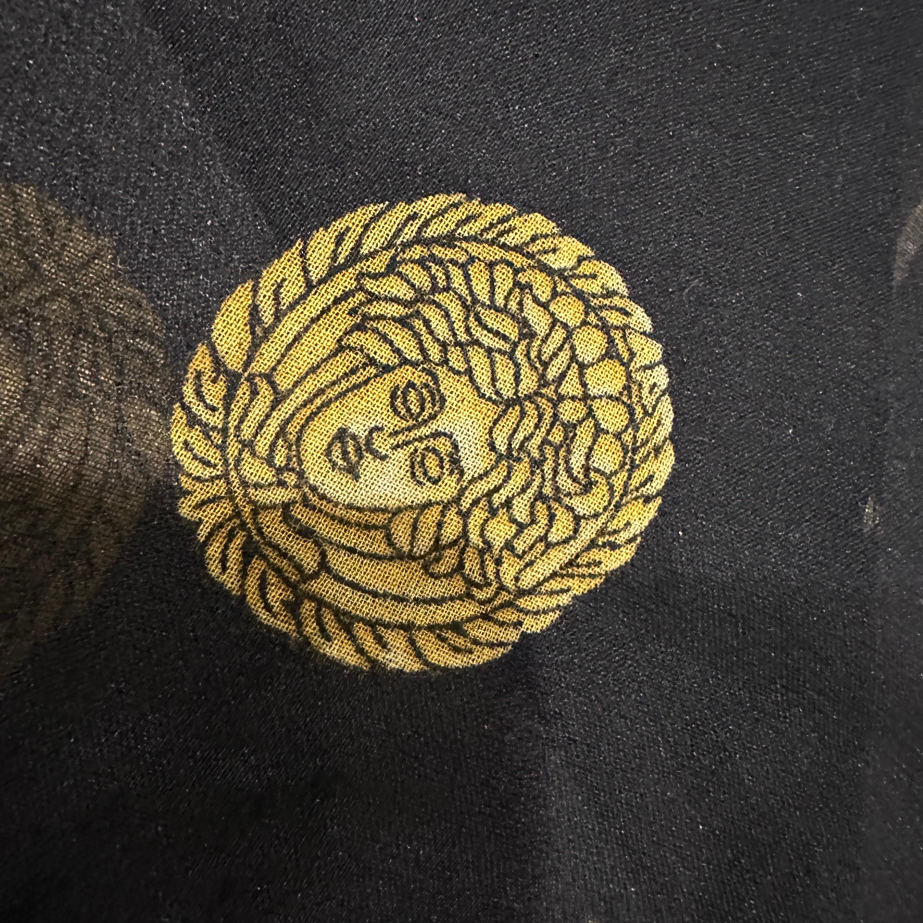 Sciarpa Iconica Medusa Gianni Versace anni '90 in oro e nero in vendita 4