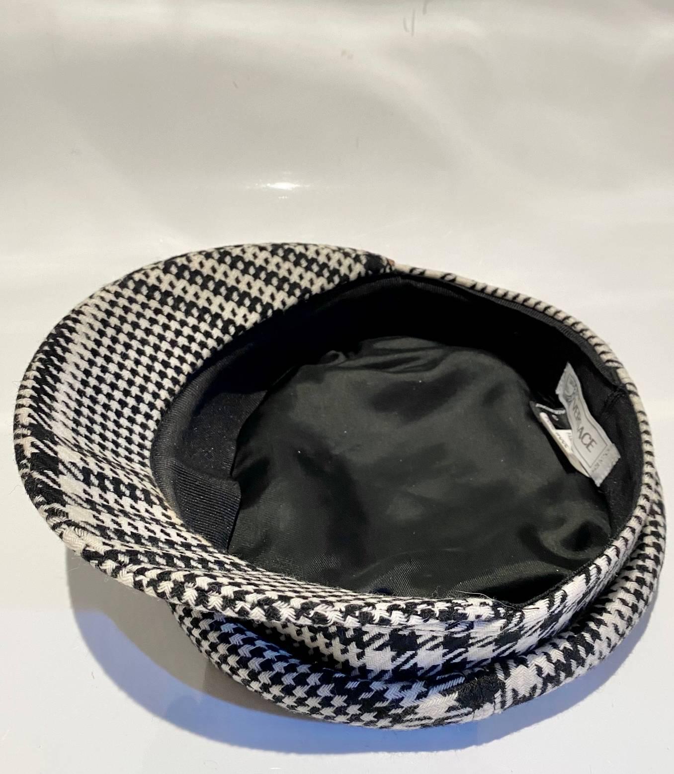 Women's or Men's 1990s Gianni Versace Black and White Houndstooth Flat Cap For Sale