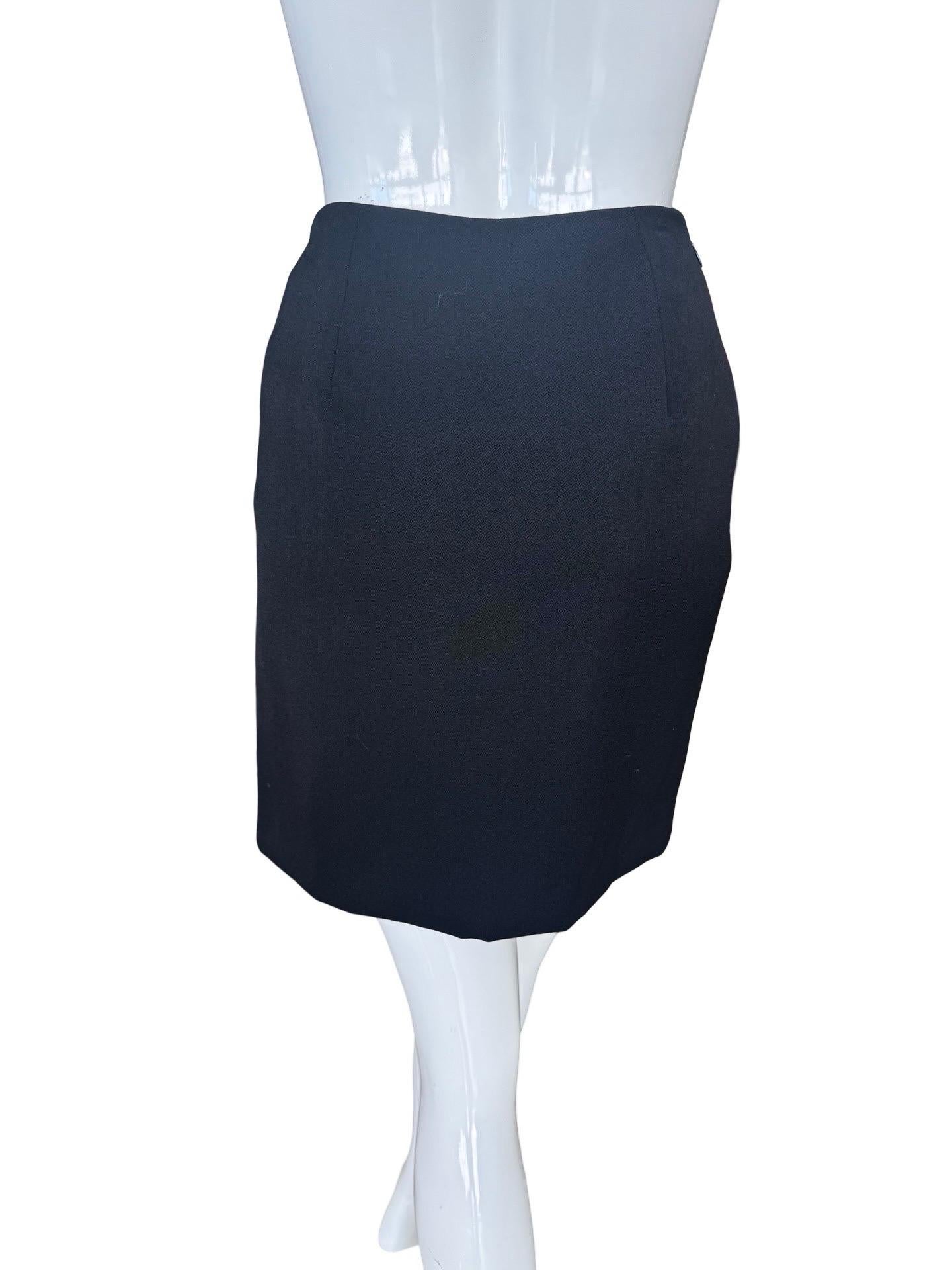 1990s Gianni Versace Black Applique Mini Skirt For Sale 3