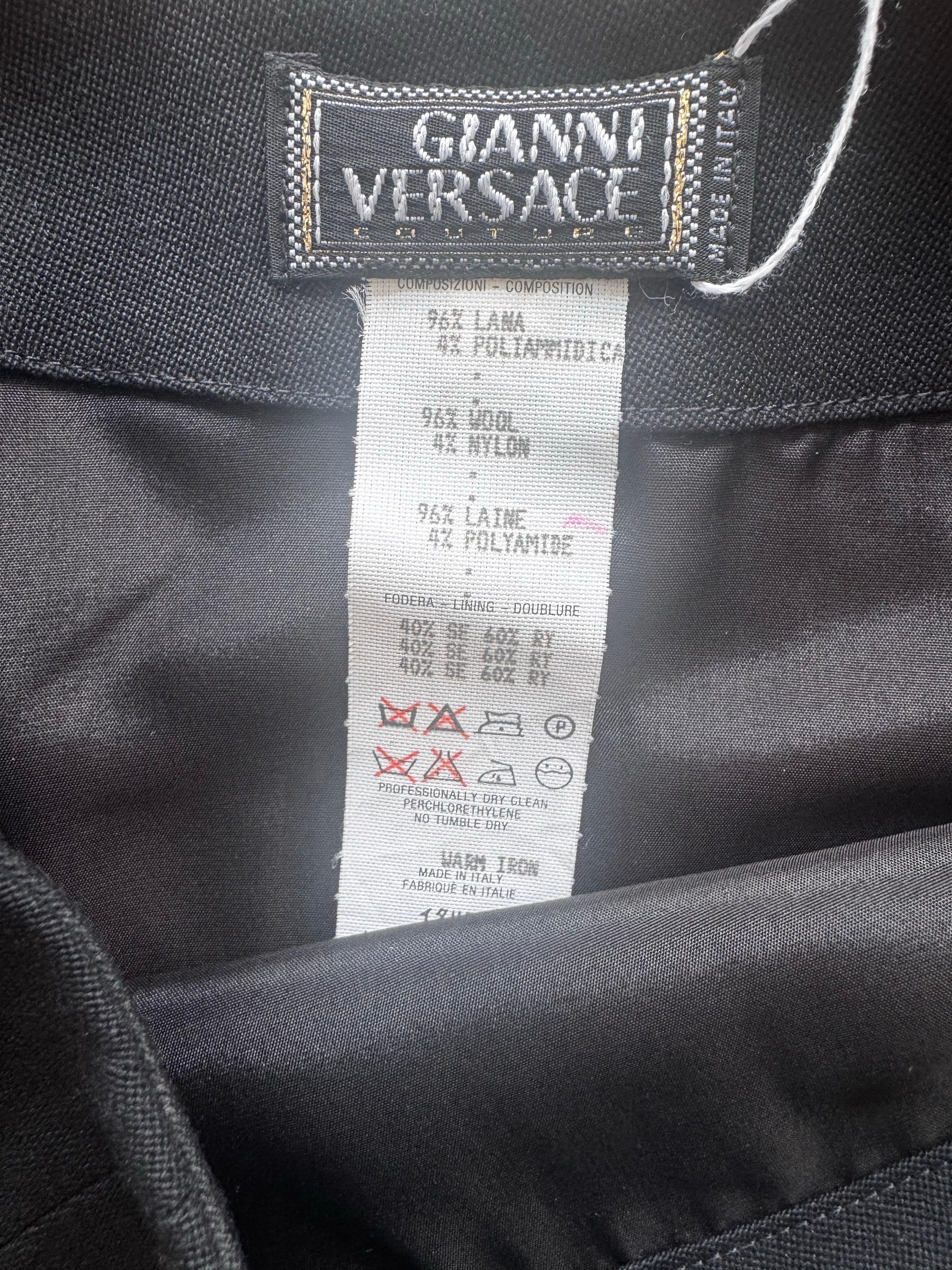 1990s Gianni Versace Black Applique Mini Skirt For Sale 4