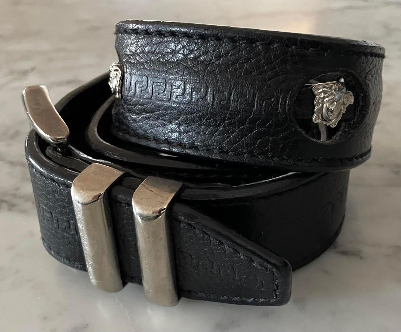 Black 1990's GIANNI VERSACE black leather belt with silver Medusa heads & Greek key For Sale