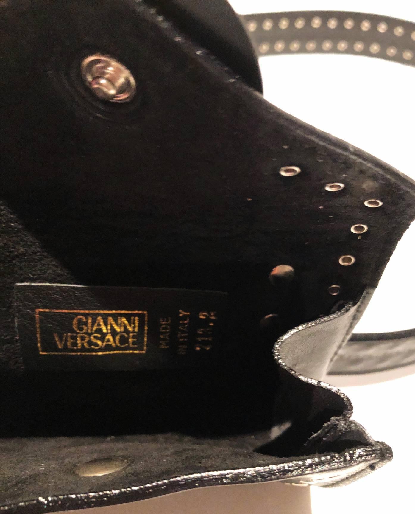 1990s VERSUS Gianni Versace Black Stud Medusa Leather Mini Bag Belt  For Sale 5