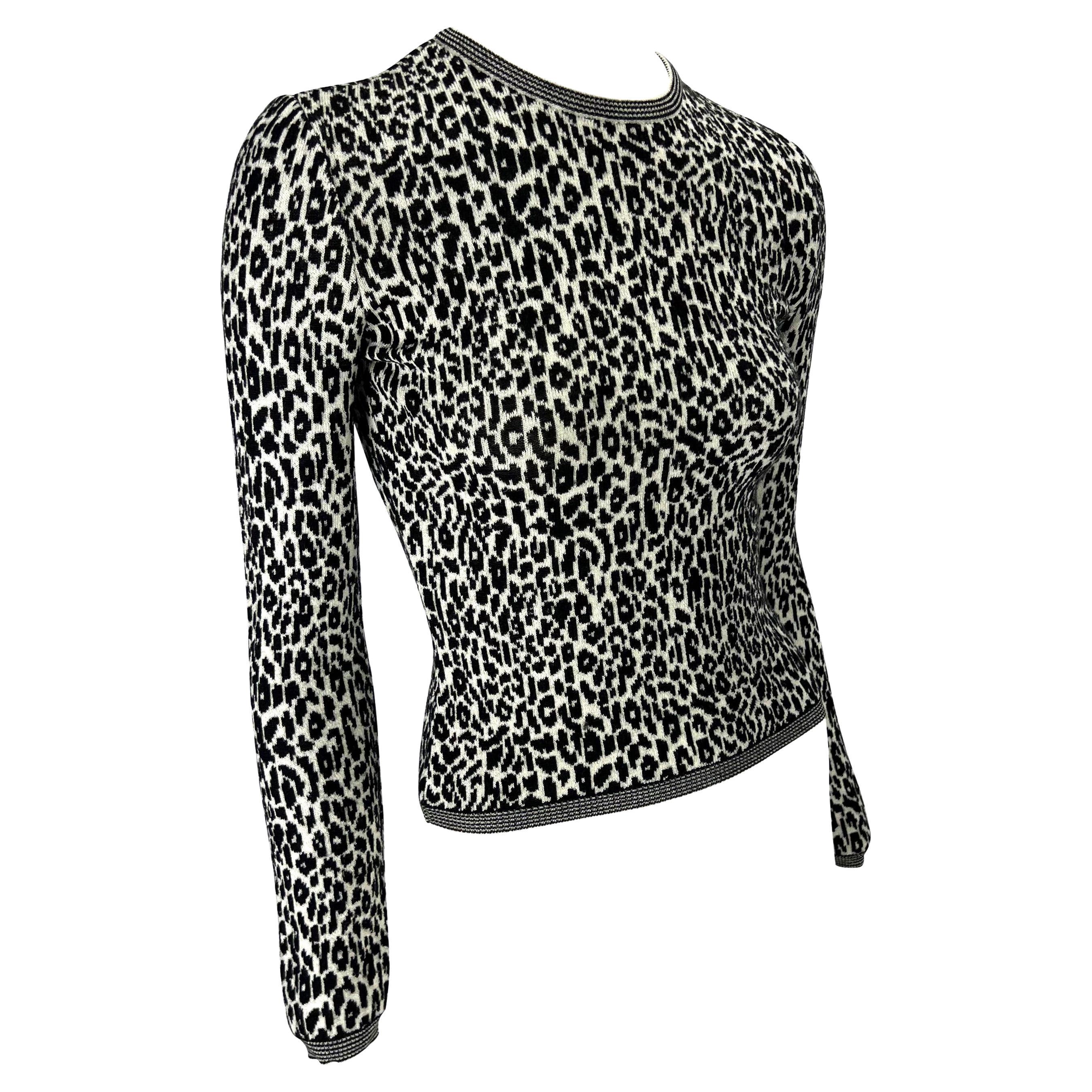 1990s Gianni Versace Black White Cheetah Print Stretch Knit Sweater Top In Good Condition For Sale In West Hollywood, CA