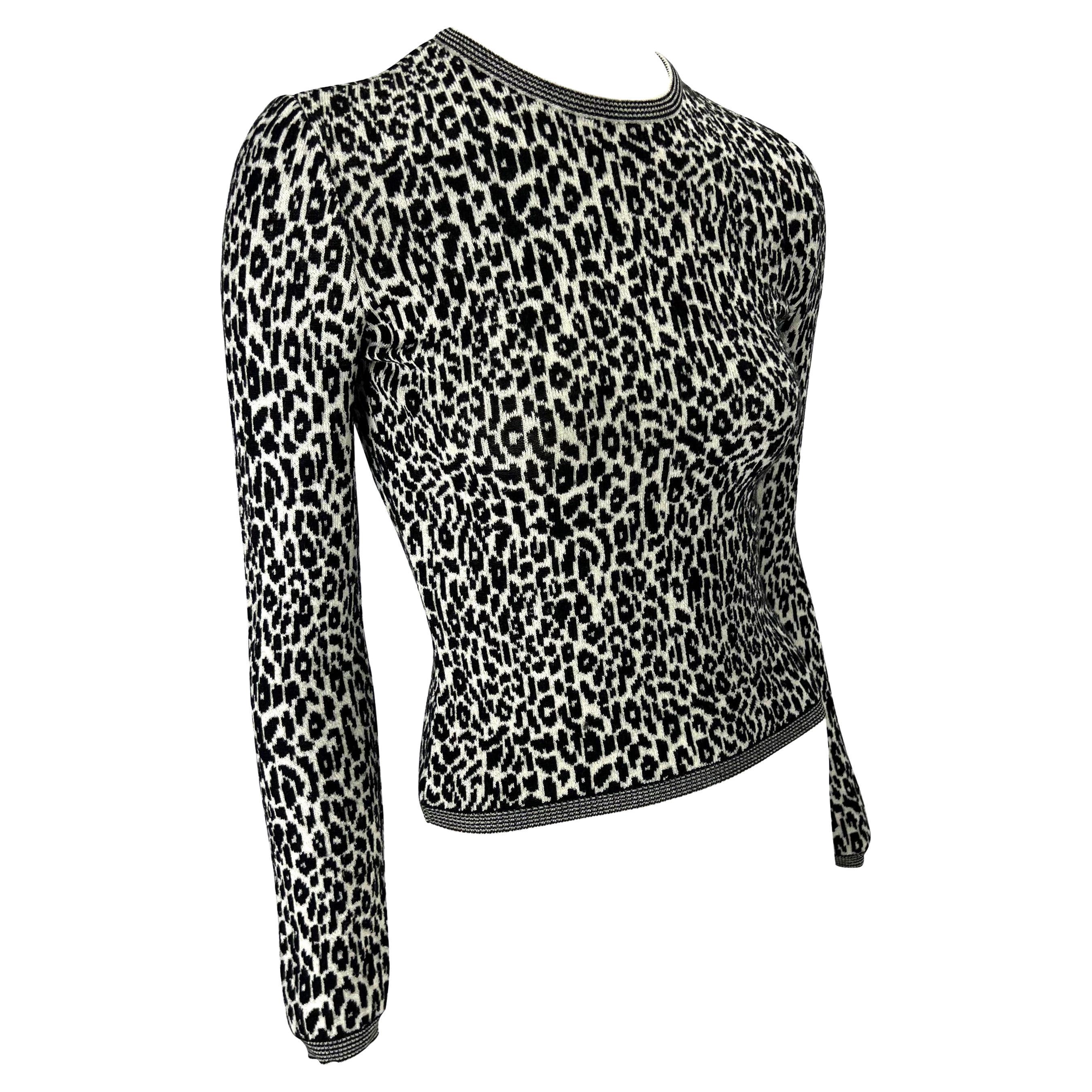 Gianni Versace anni '90 - Top in maglia elasticizzata con stampa ghepardo bianco e nero in vendita 1