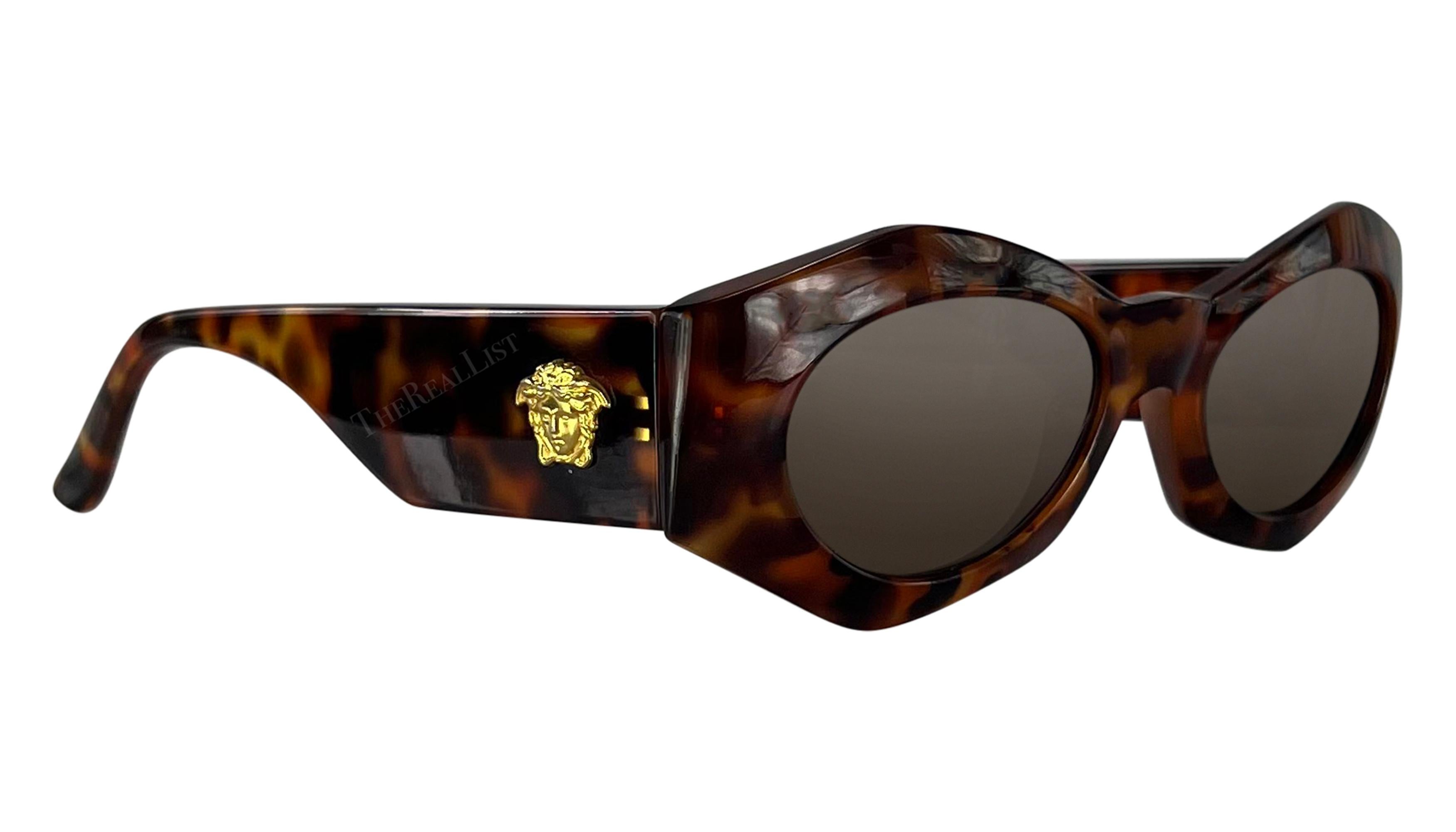 Women's 1990s Gianni Versace Brown Tortoise Shell Medusa Chunky Pointed Frame Sunglasses For Sale