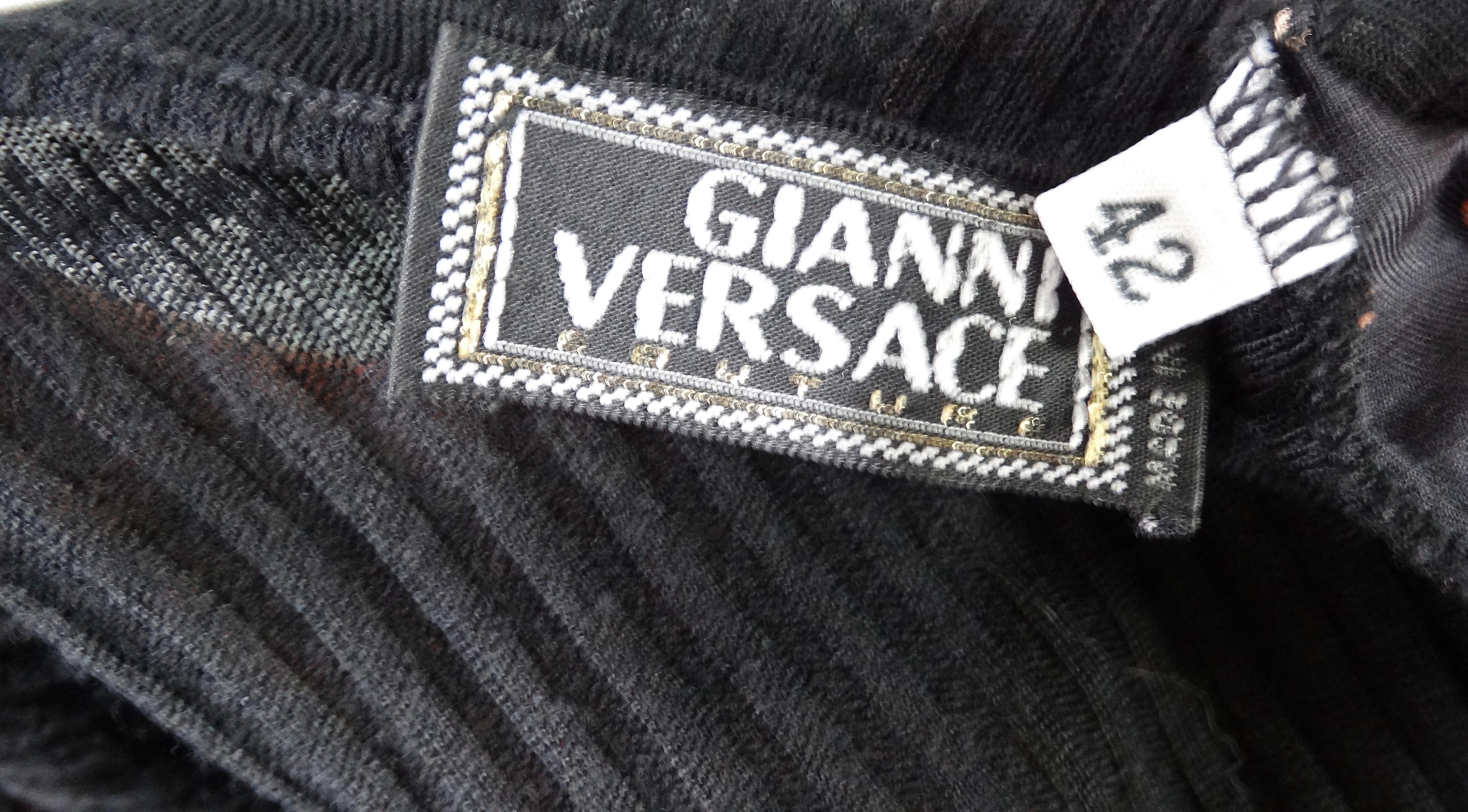 1990s Gianni Versace Couture 3-Piece Skirt, Top & Cardigan Set For Sale 8