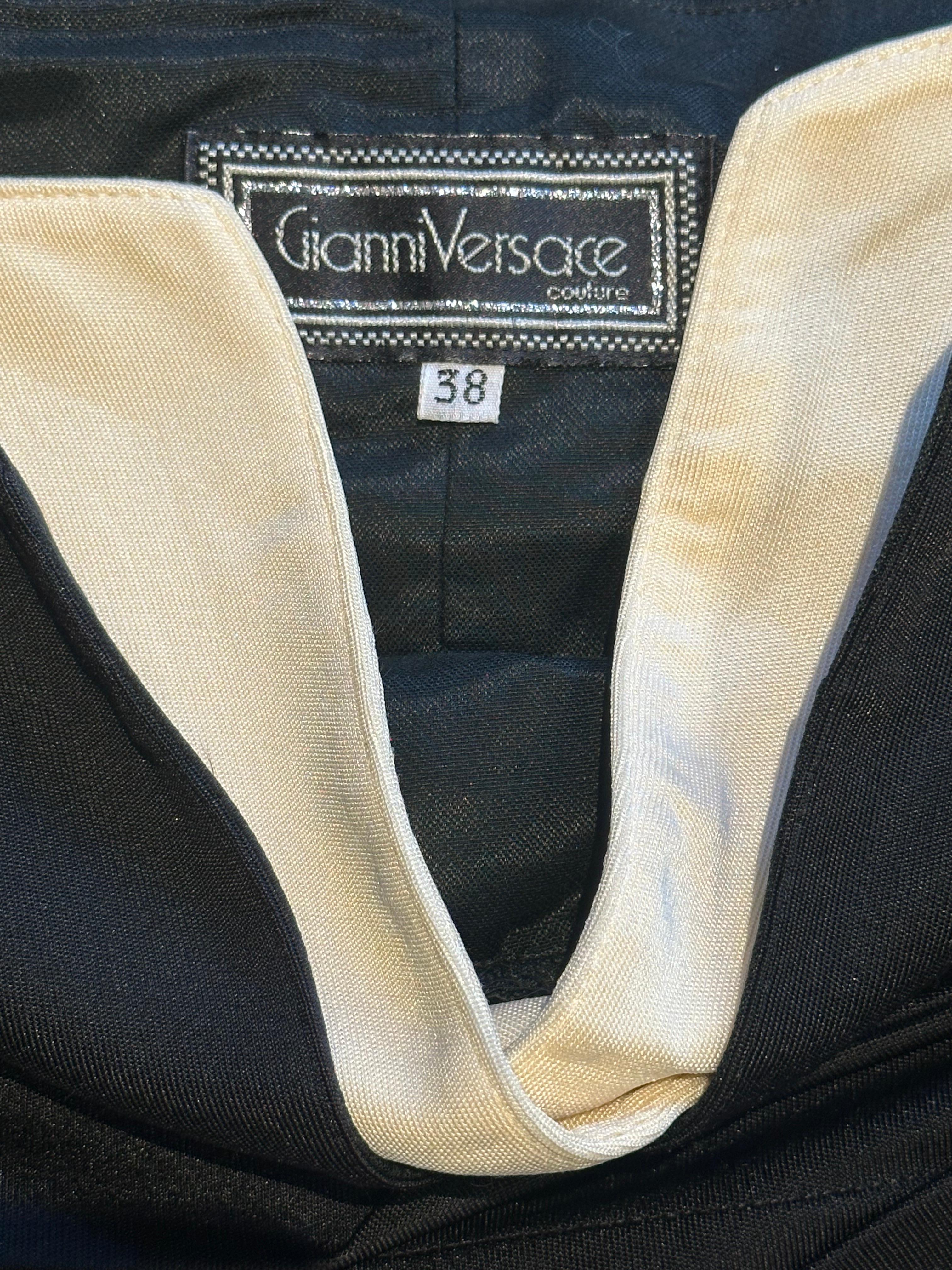1990 Gianni VERSACE Couture Vestido negro plisado sin tirantes en Bueno estado para la venta en New York, NY