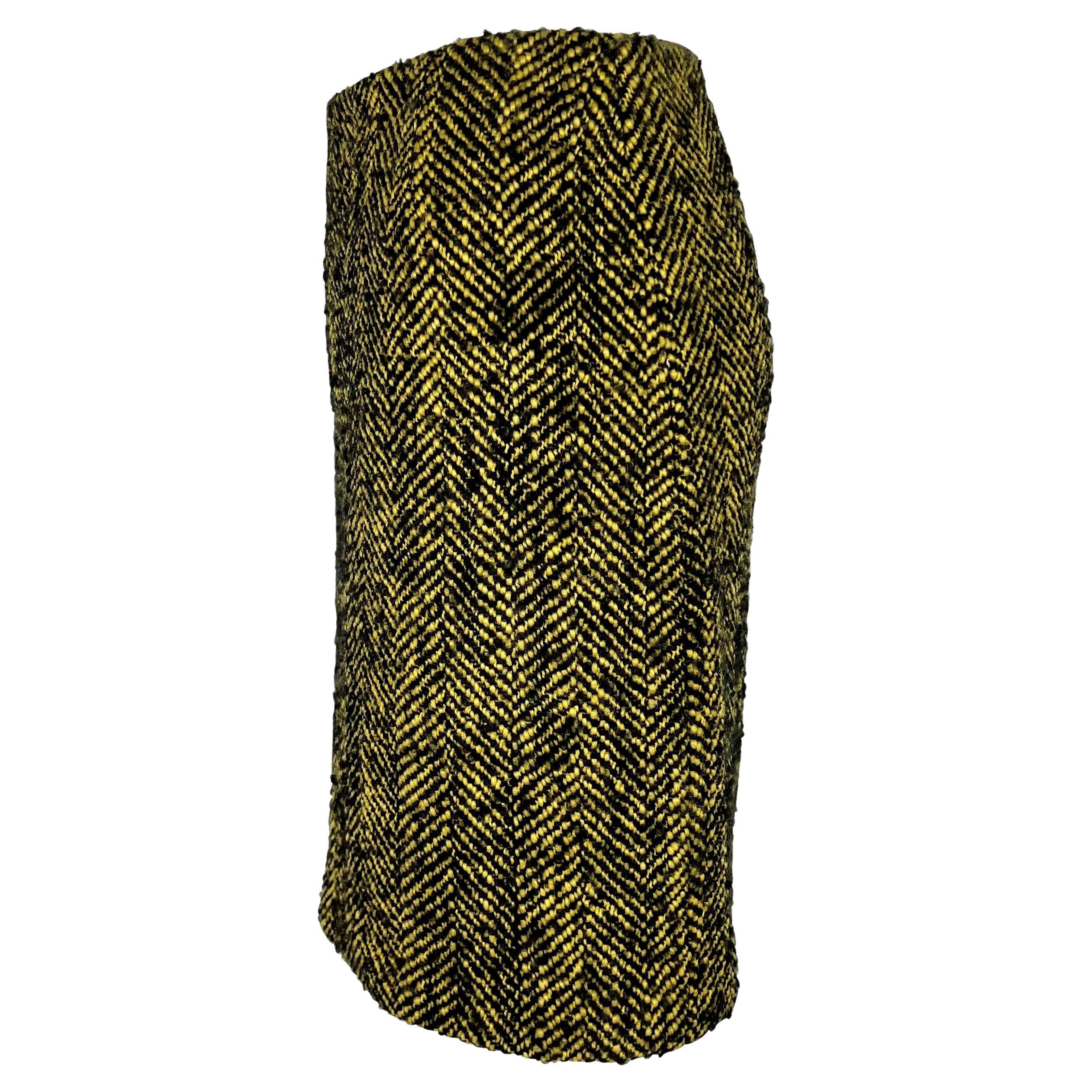 1990s Gianni Versace Couture Black Yellow Chevron Tweed Skirt In Excellent Condition For Sale In West Hollywood, CA