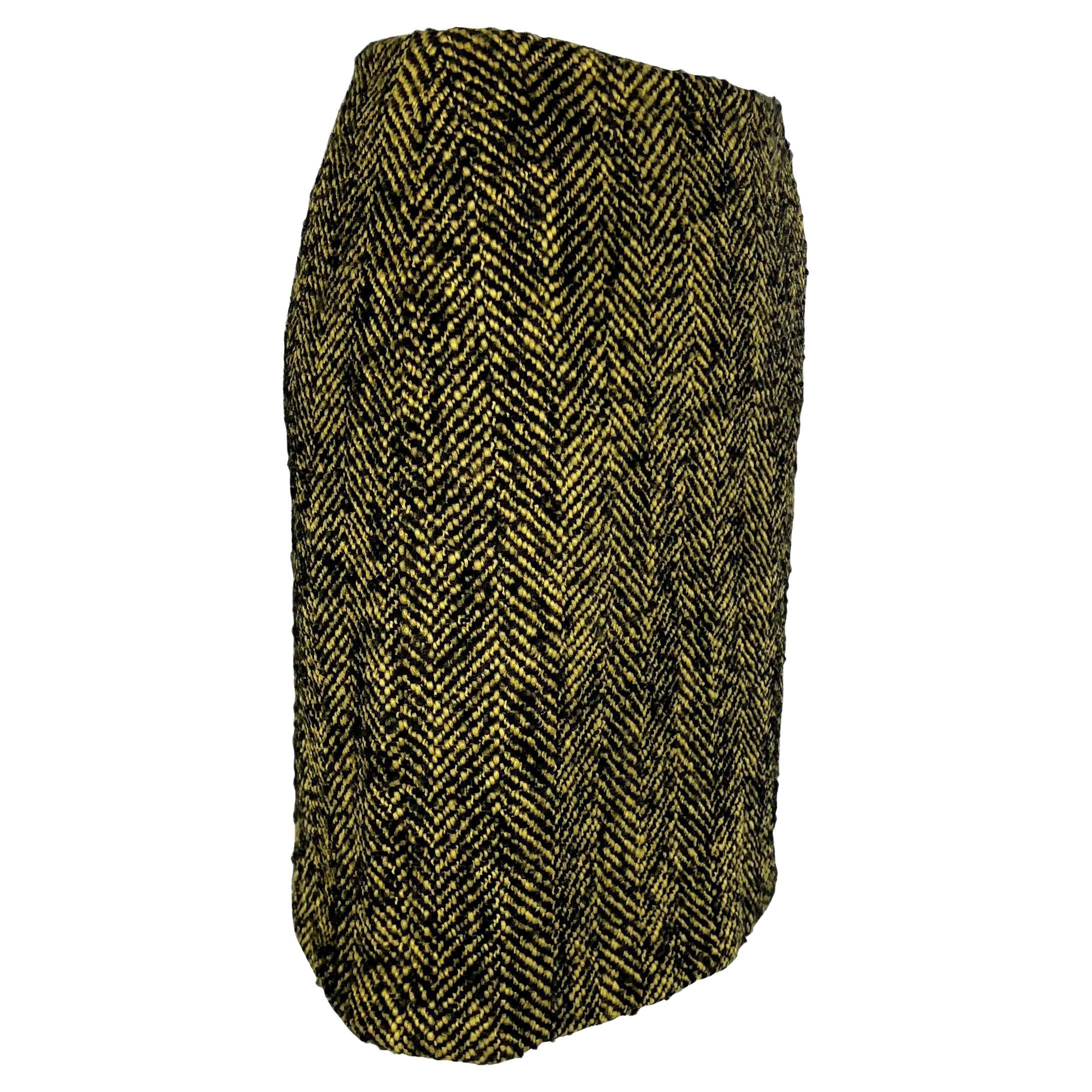 1990s Gianni Versace Couture Black Yellow Chevron Tweed Skirt For Sale 2