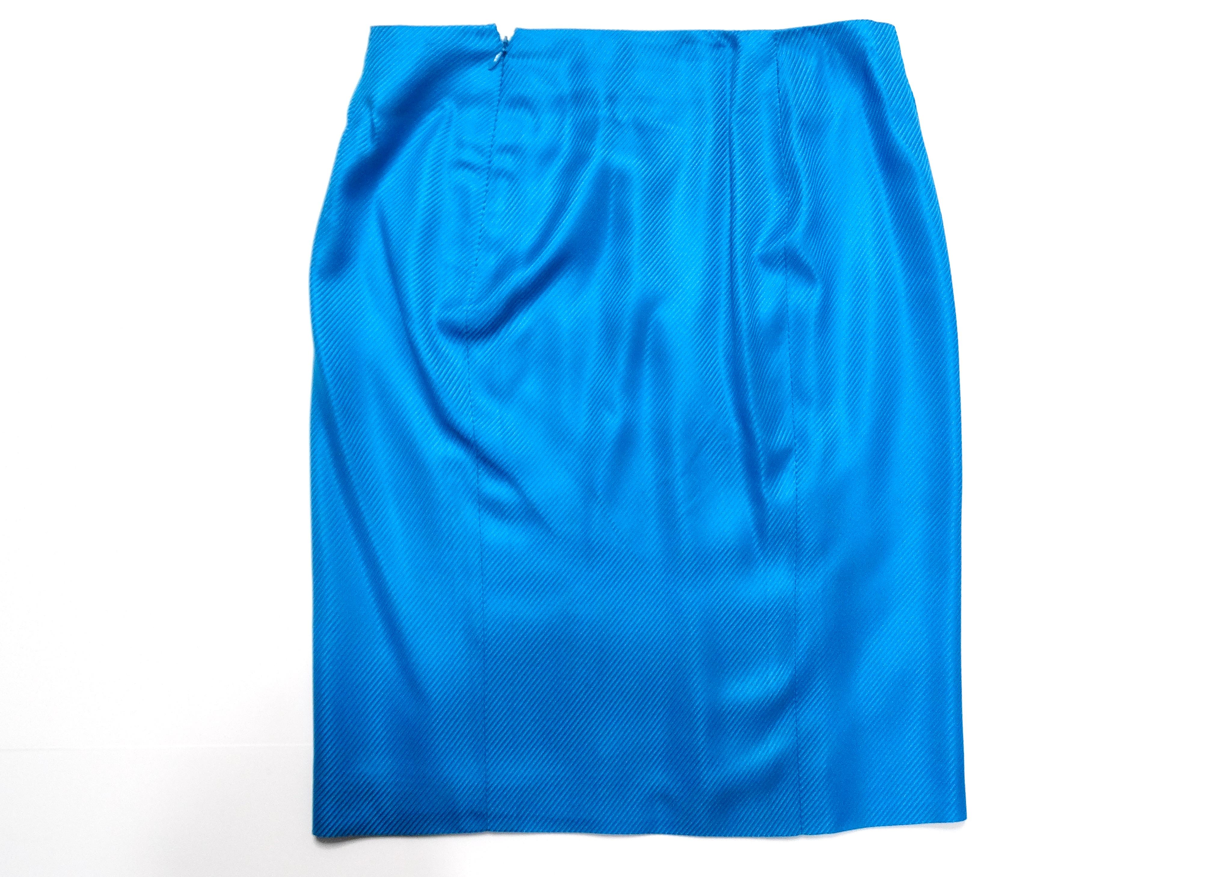 1990s Gianni Versace Couture Bright Blue Silk Top & Skirt Set For Sale 3