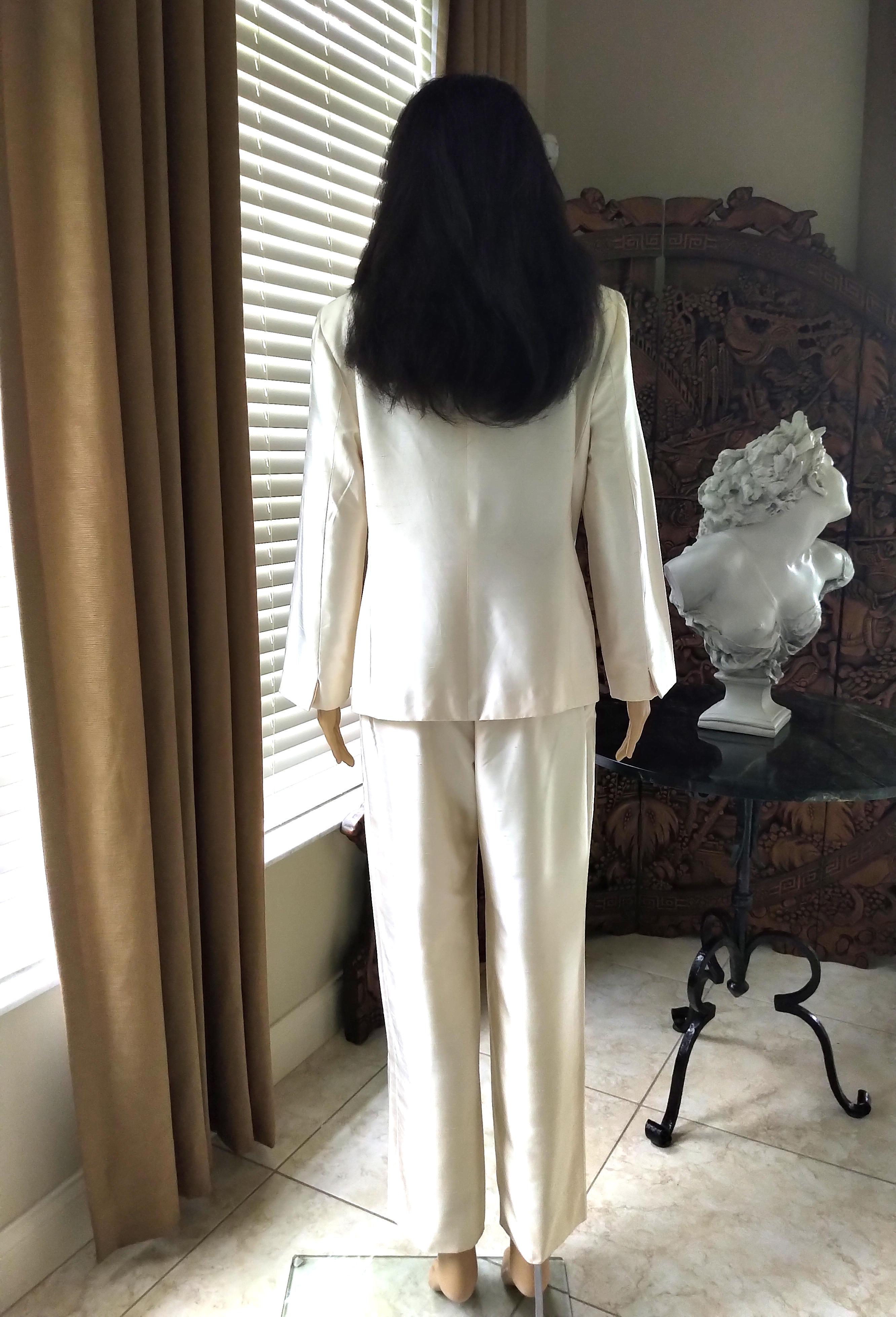 1990's Gianni Versace Couture Cream Silk Shimmer Crystal Jacket Pant Suit 42/ 6 In Excellent Condition For Sale In Ormond Beach, FL