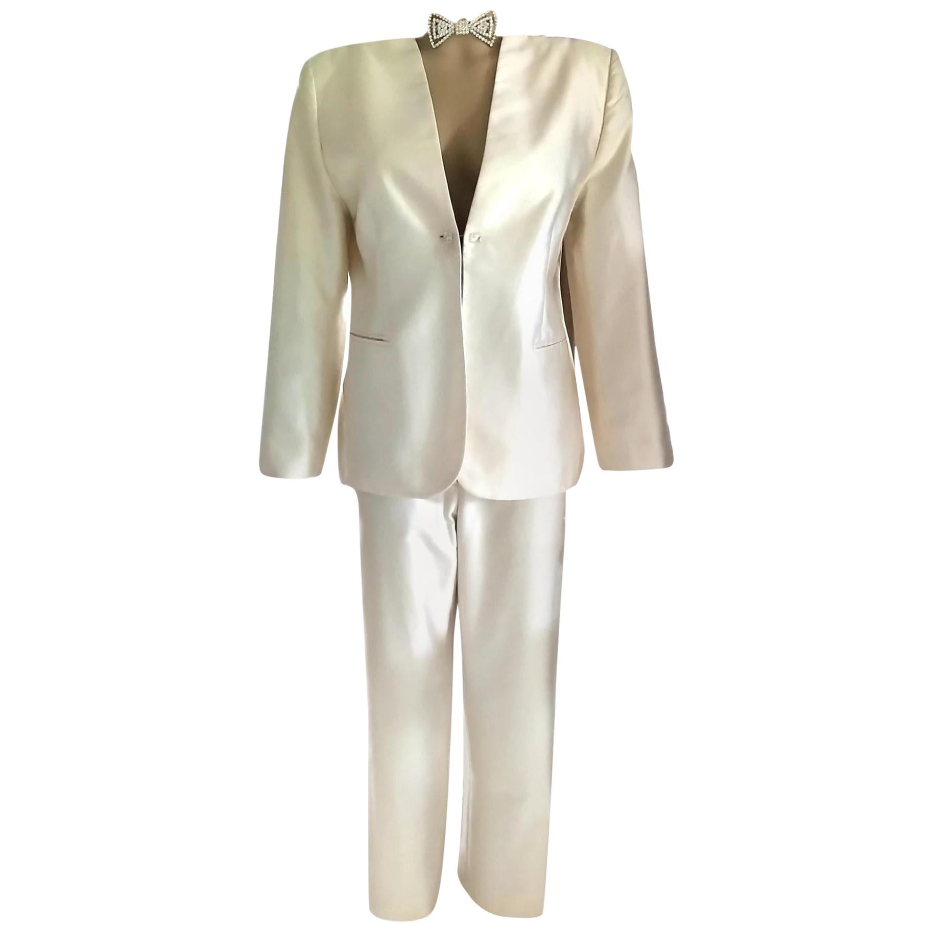 1990's Gianni Versace Couture Cream Silk Shimmer Crystal Jacket Pant Suit 42/ 6 For Sale