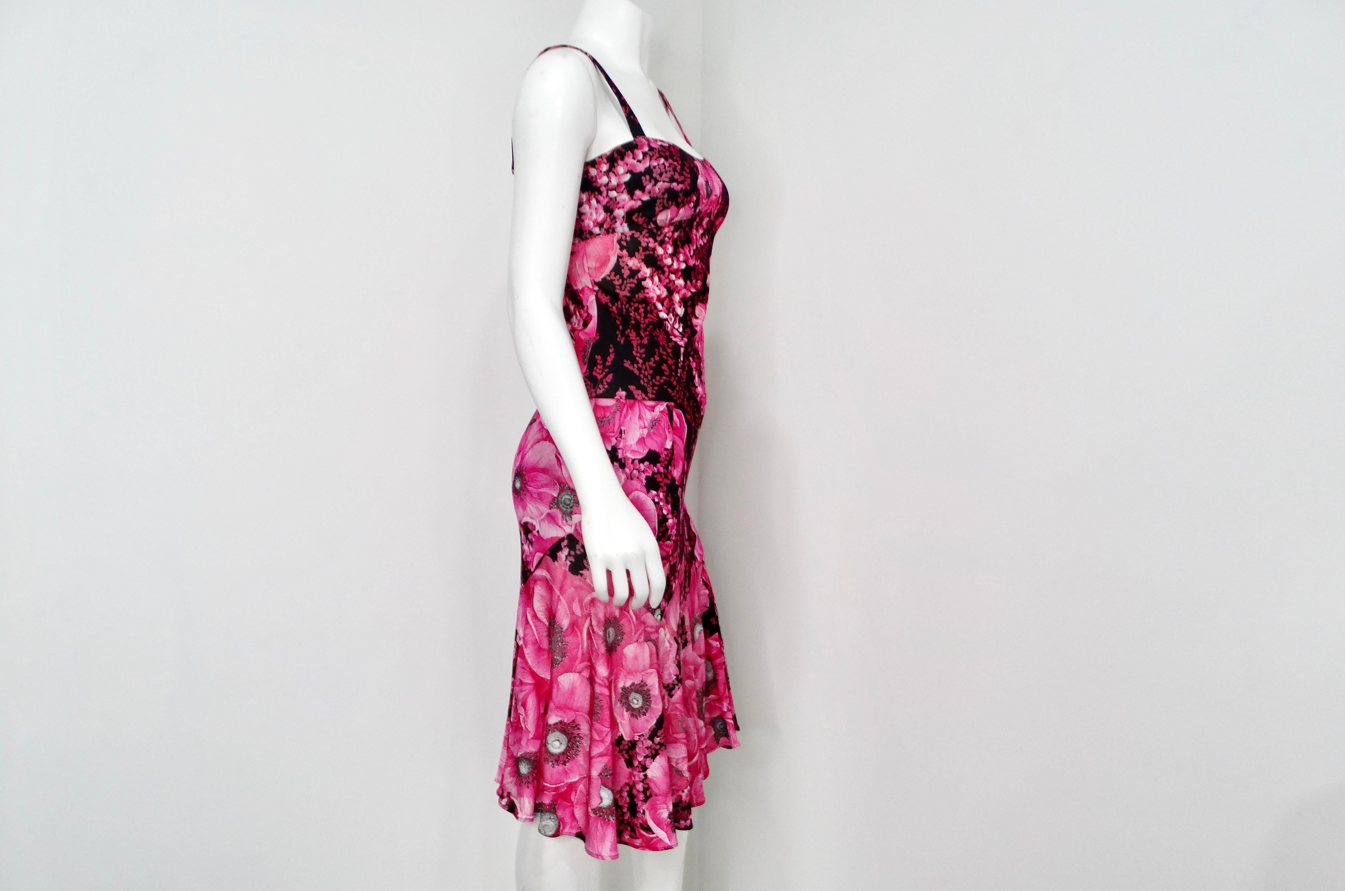 Gianni Versace Couture degli anni '90, Top e Gonna con Stampa Floreale in vendita 4