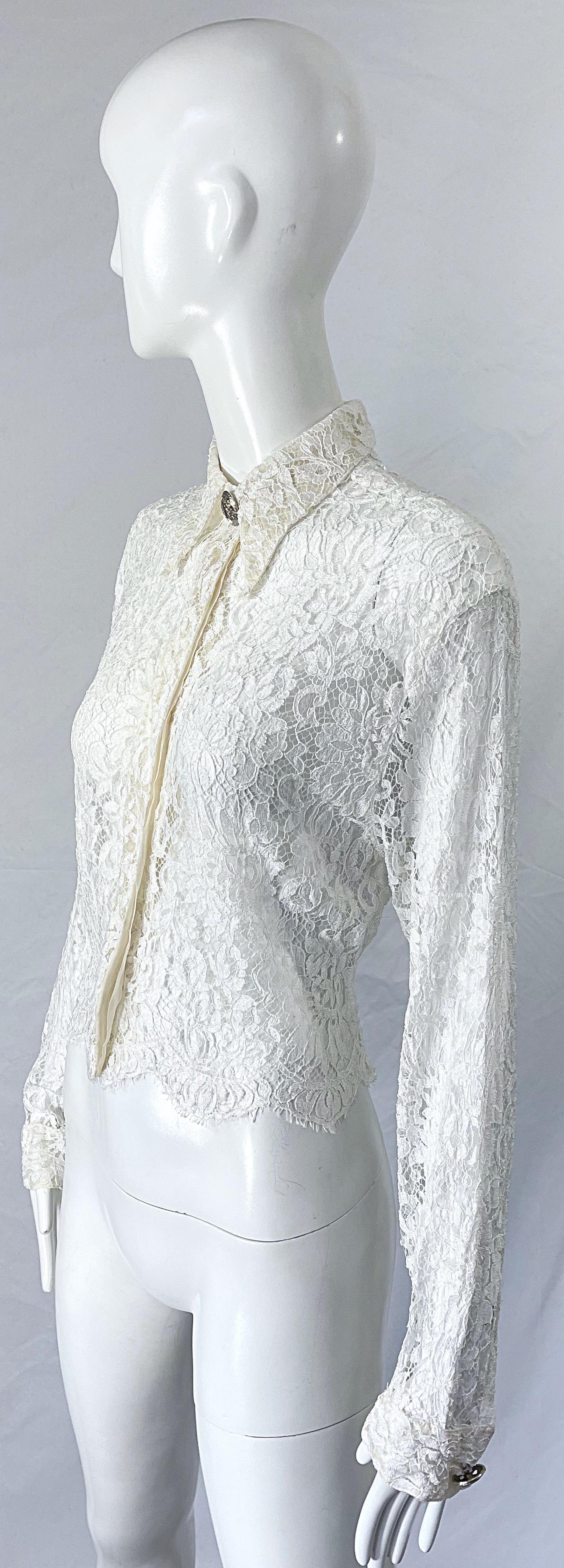 1990s Gianni Versace Couture White Lace Medusa Buttons Size 44 8 / 10 Blouse Top In Excellent Condition In San Diego, CA