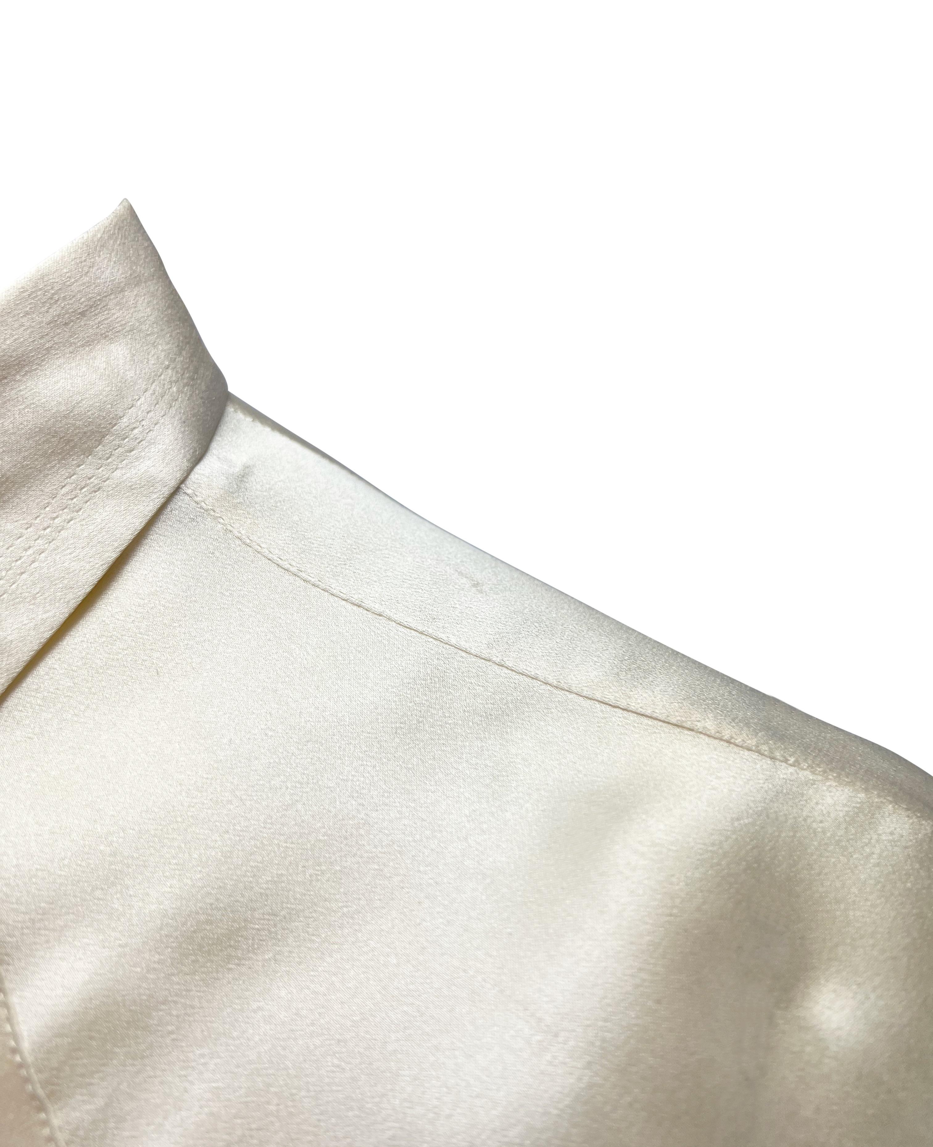 1990 Gianni Versace Couture Blanco Medusa con pedrería Puño francés Top abotonado en venta 4