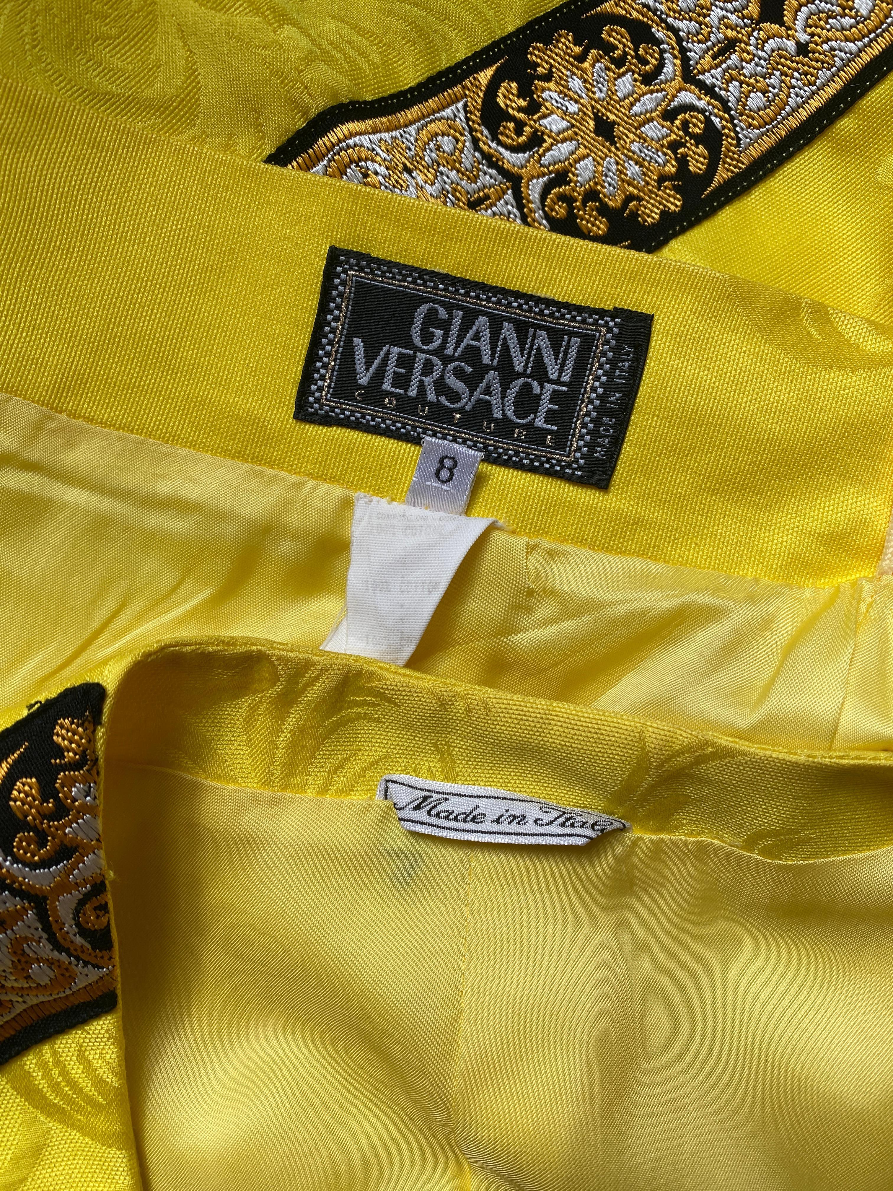 Tailleur jupe baroque jaune Gianni Versace Couture des années 1990 en vente 1