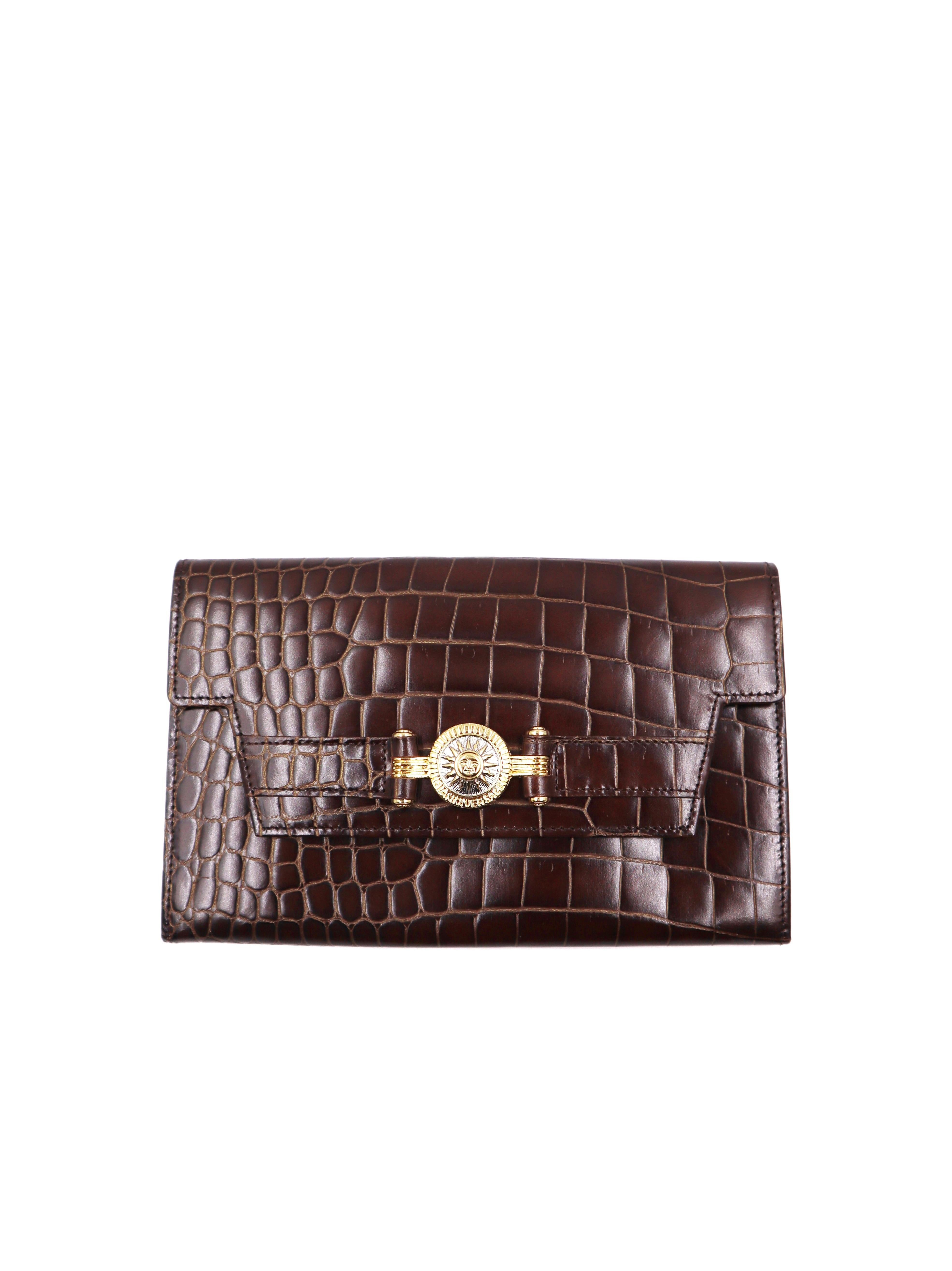 1990's GIANNI VERSACE CROC SUNBURST Women's Brown Patent CLUTCH Bag In Good Condition For Sale In PUTNEY, NSW