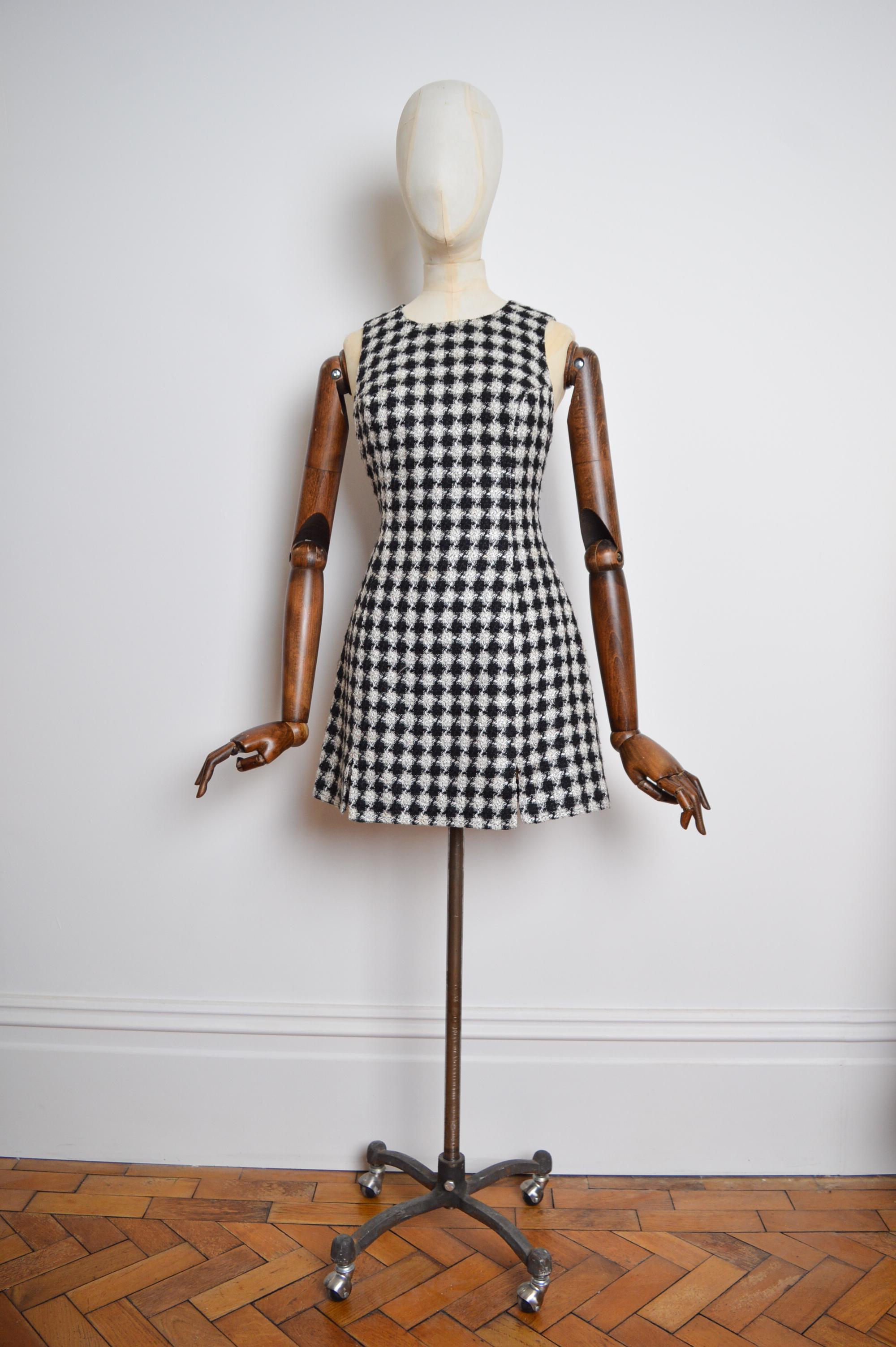 1990's Gianni Versace Jeans Couture Black & White Houndstooth Tweed Mini Dress 7