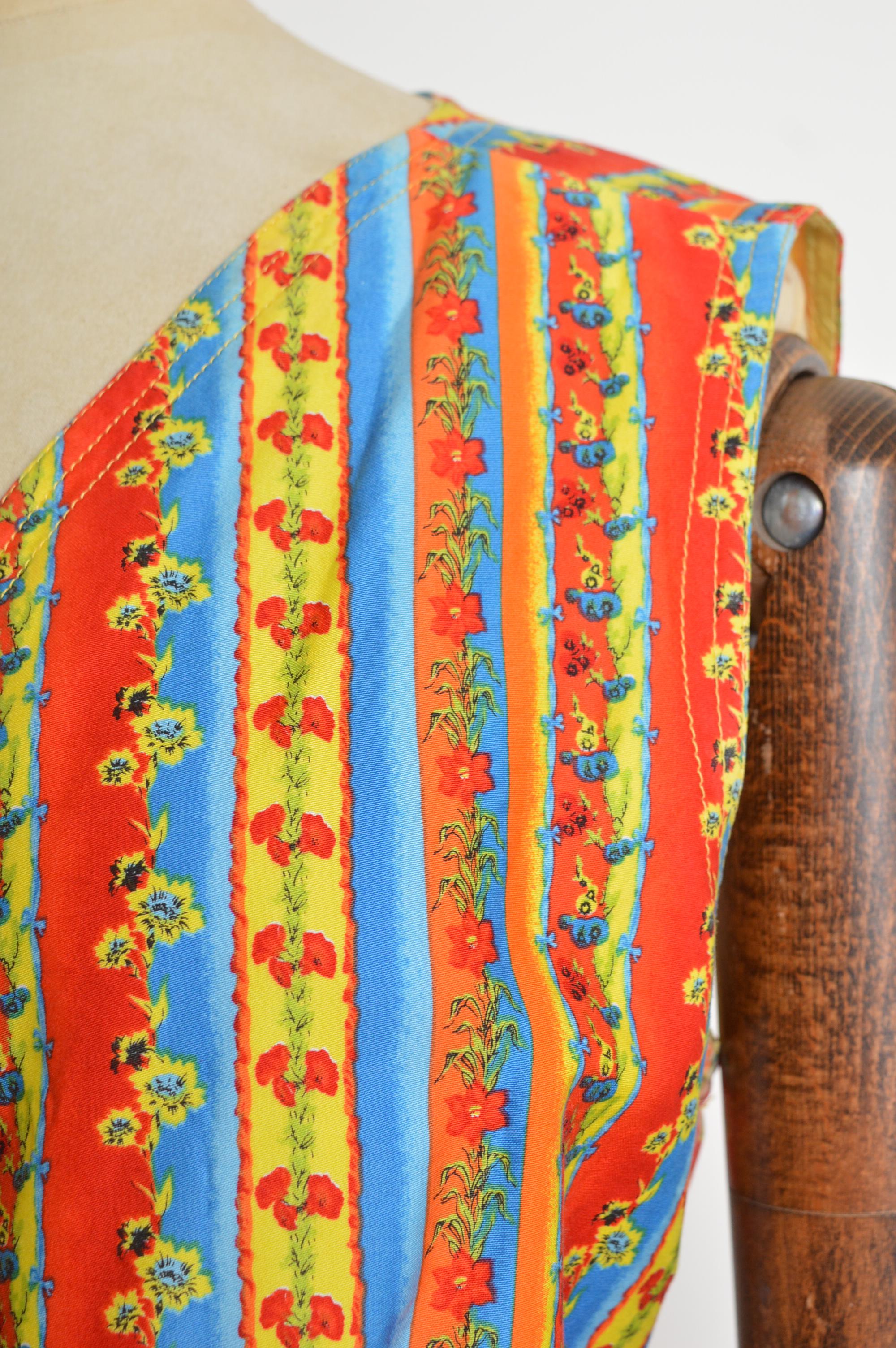 1990er Gianni Versace Jeans Couture Floral bunt gemusterte Weste - Weste im Angebot 5
