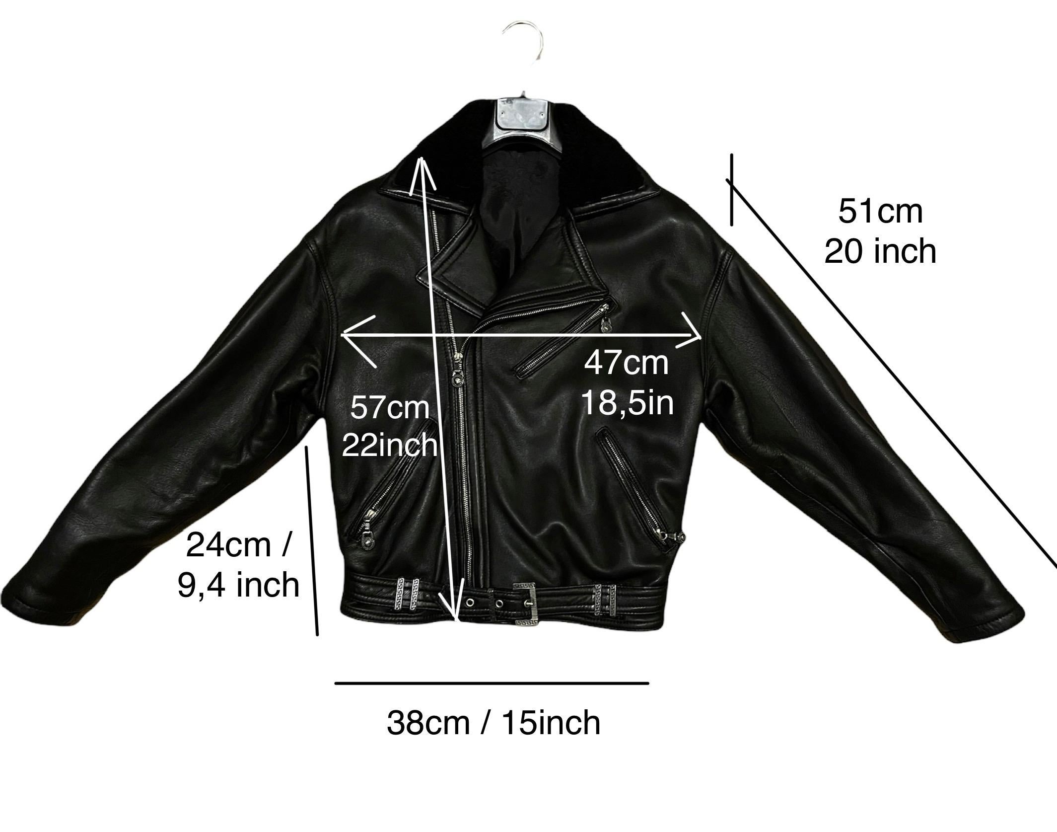 1990er Gianni Versace Lederjacke Vintage Biker Jacke vom Herbst/Winter 1994 Laufsteg im Angebot 8