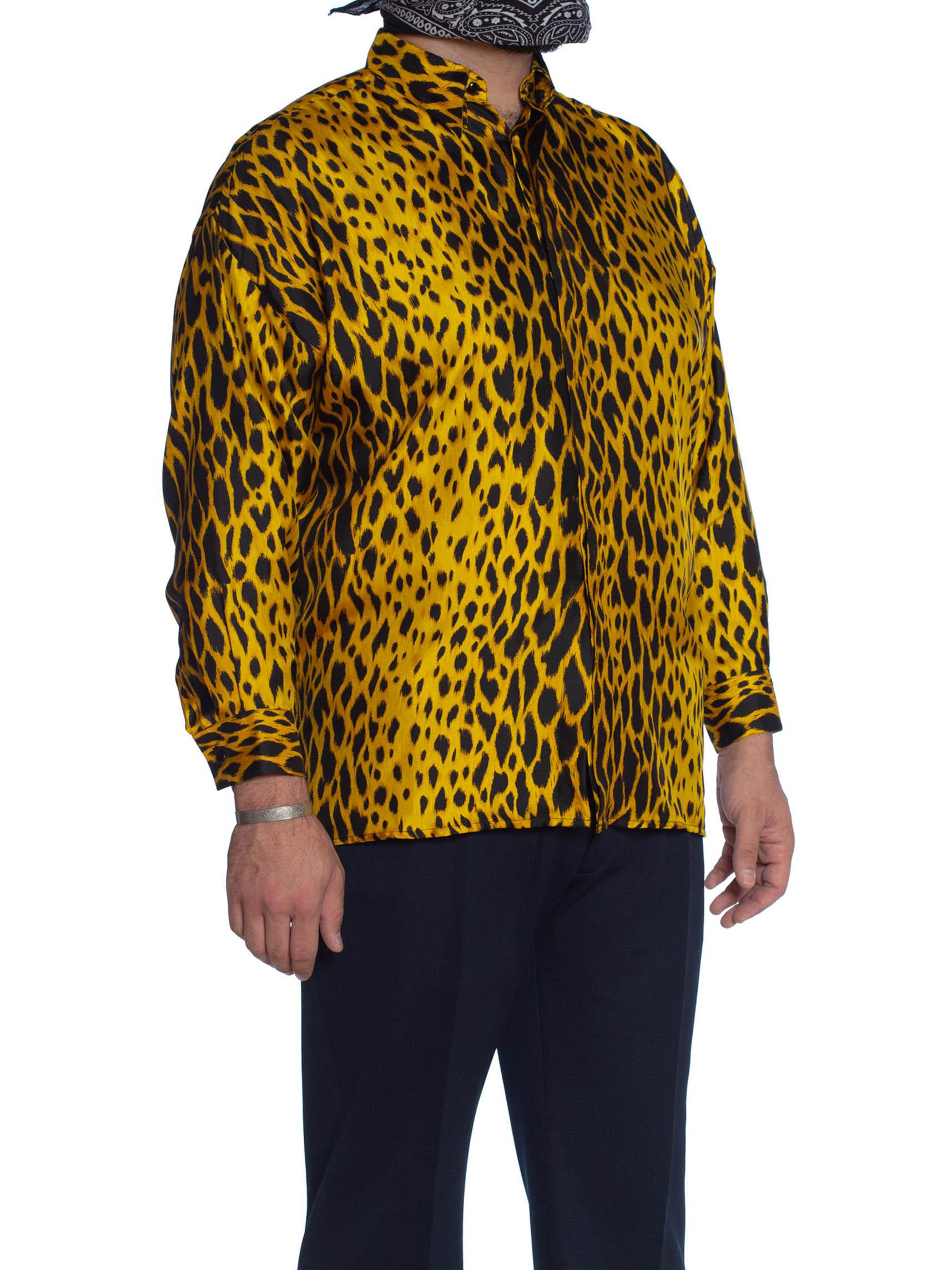 1990S GIANNI VERSACE Leopard Print Silk Twill Men's Shirt In Excellent Condition In New York, NY