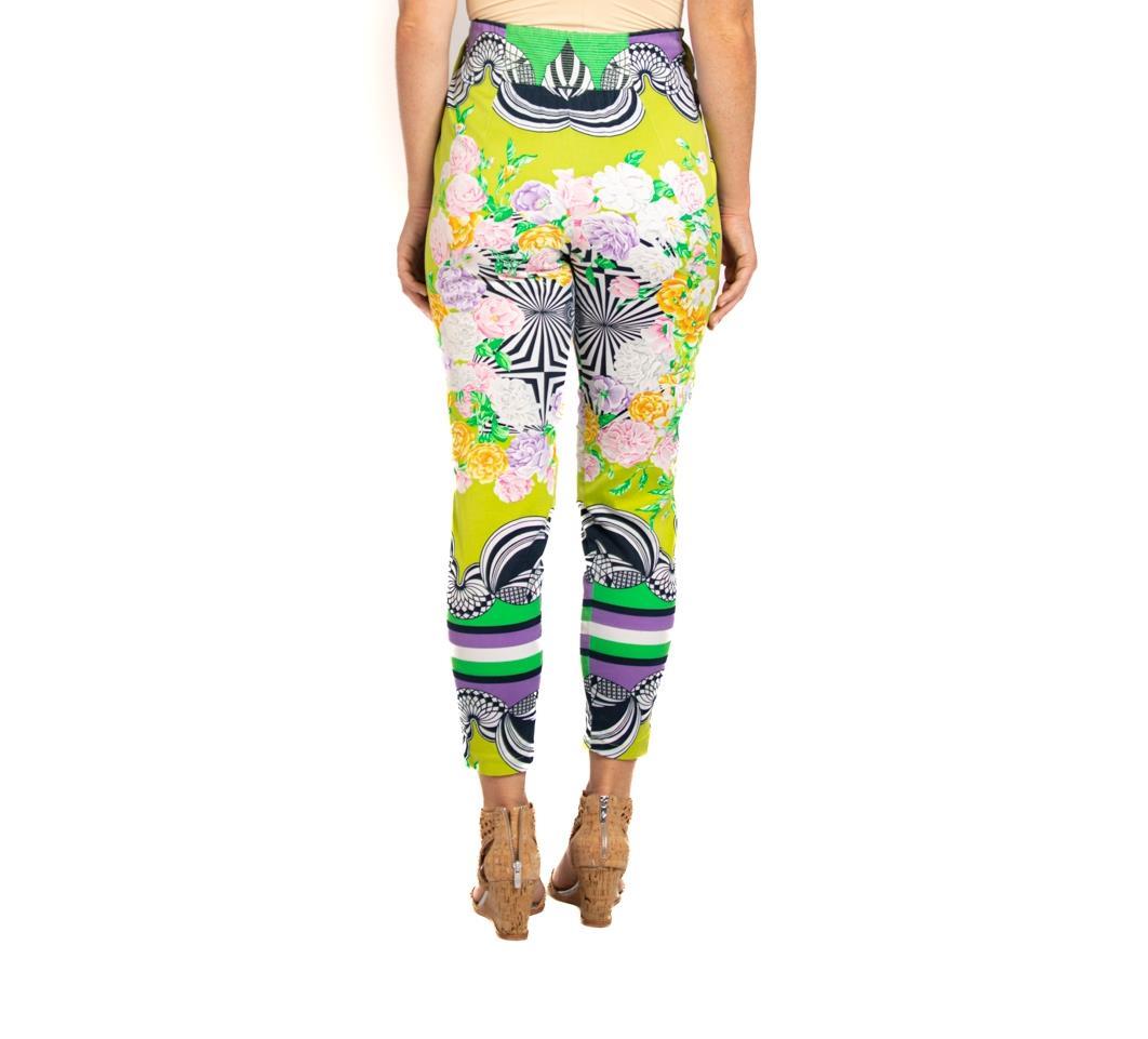 Pantalon vert citron et à fleurs Gianni Versace, années 1990 en vente 3