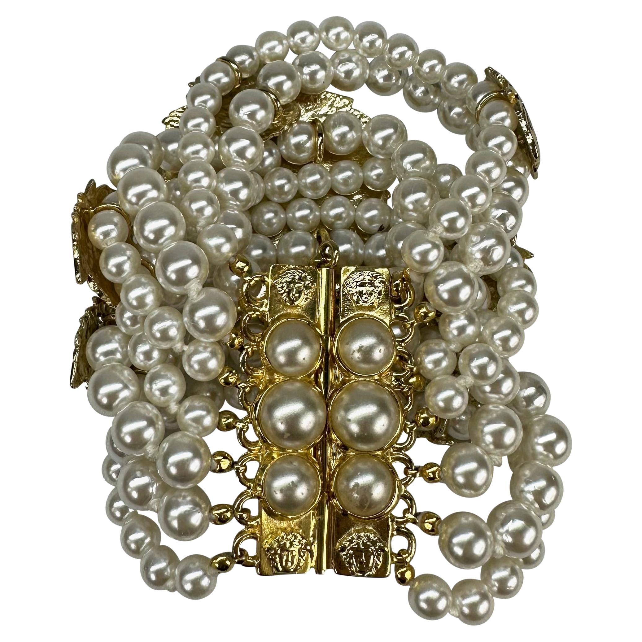 F/W 1994 Gianni Versace Runway Medusa Costume Pearl Gold Bracelet  In Good Condition For Sale In West Hollywood, CA