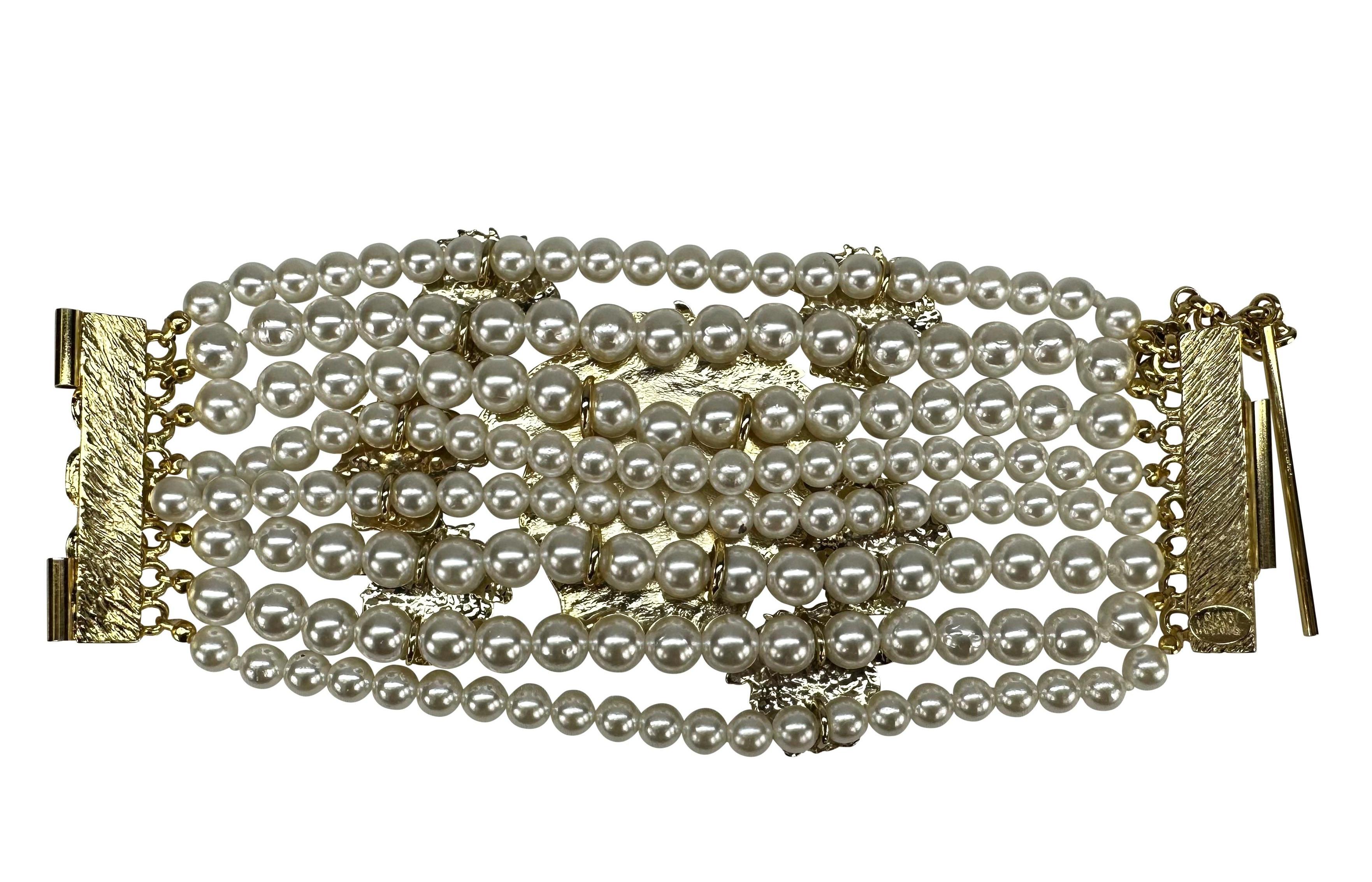 Women's F/W 1994 Gianni Versace Runway Medusa Costume Pearl Gold Bracelet  For Sale