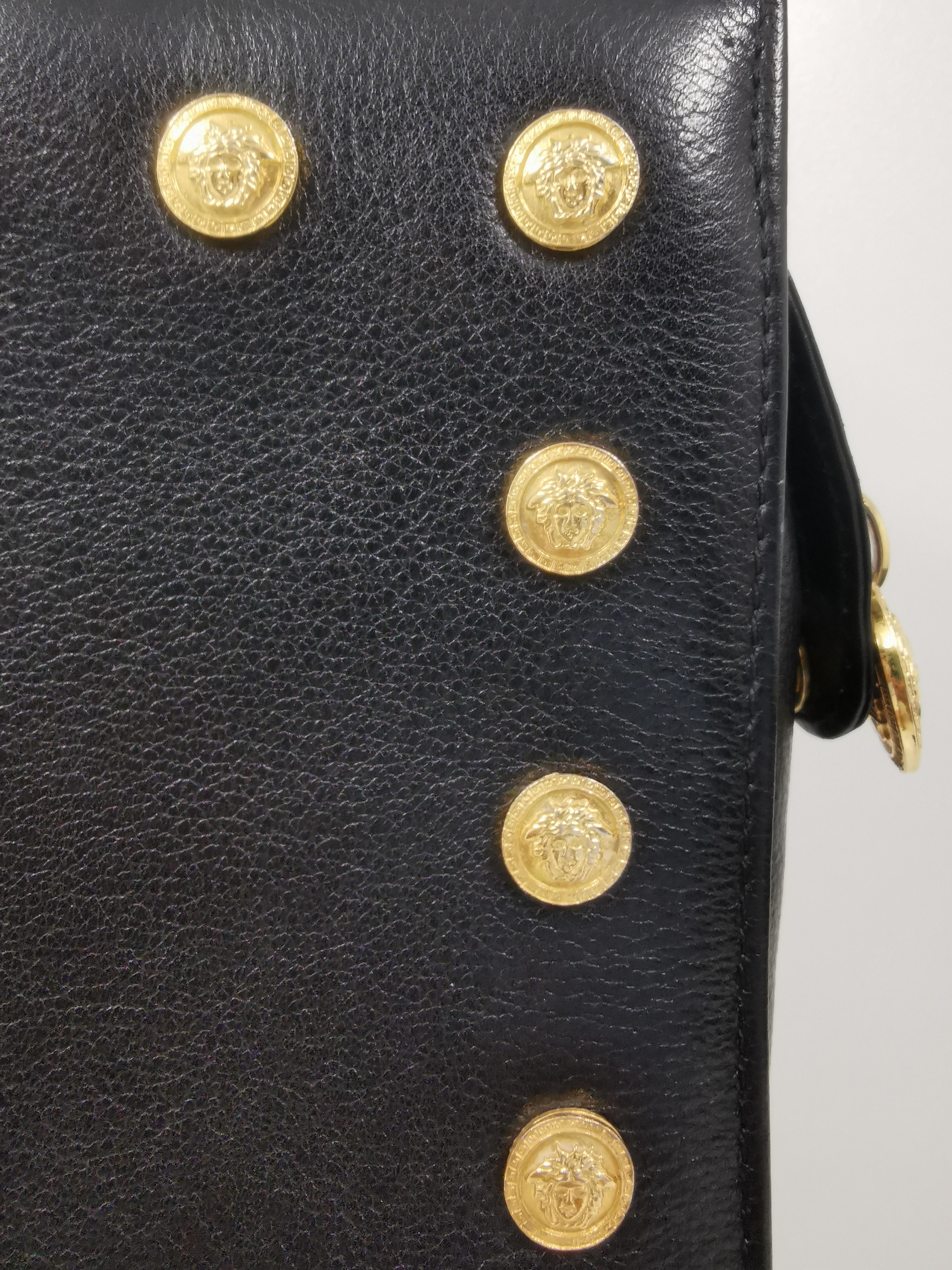 1990's Gianni Versace Signature Medusa Head Gold Medallion Shoulder Bag In Good Condition For Sale In PUTNEY, NSW