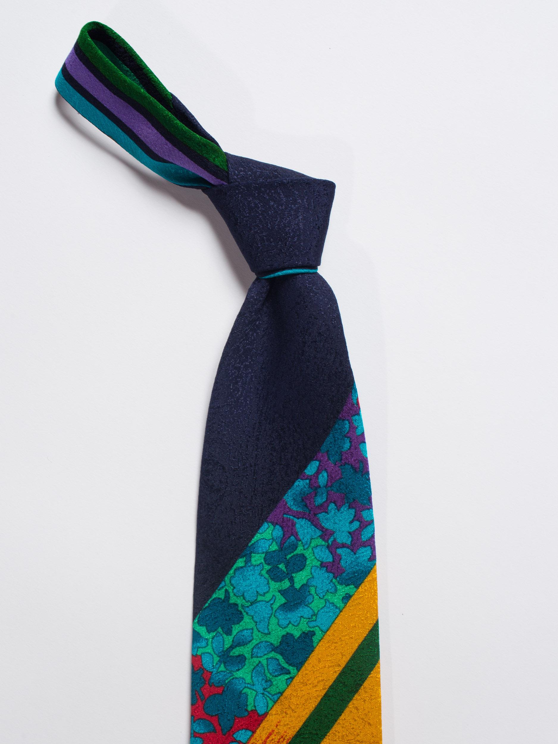 1990S GIANNI VERSACE Multicolor Geometric Floral Mens Silk Tie For Sale 3