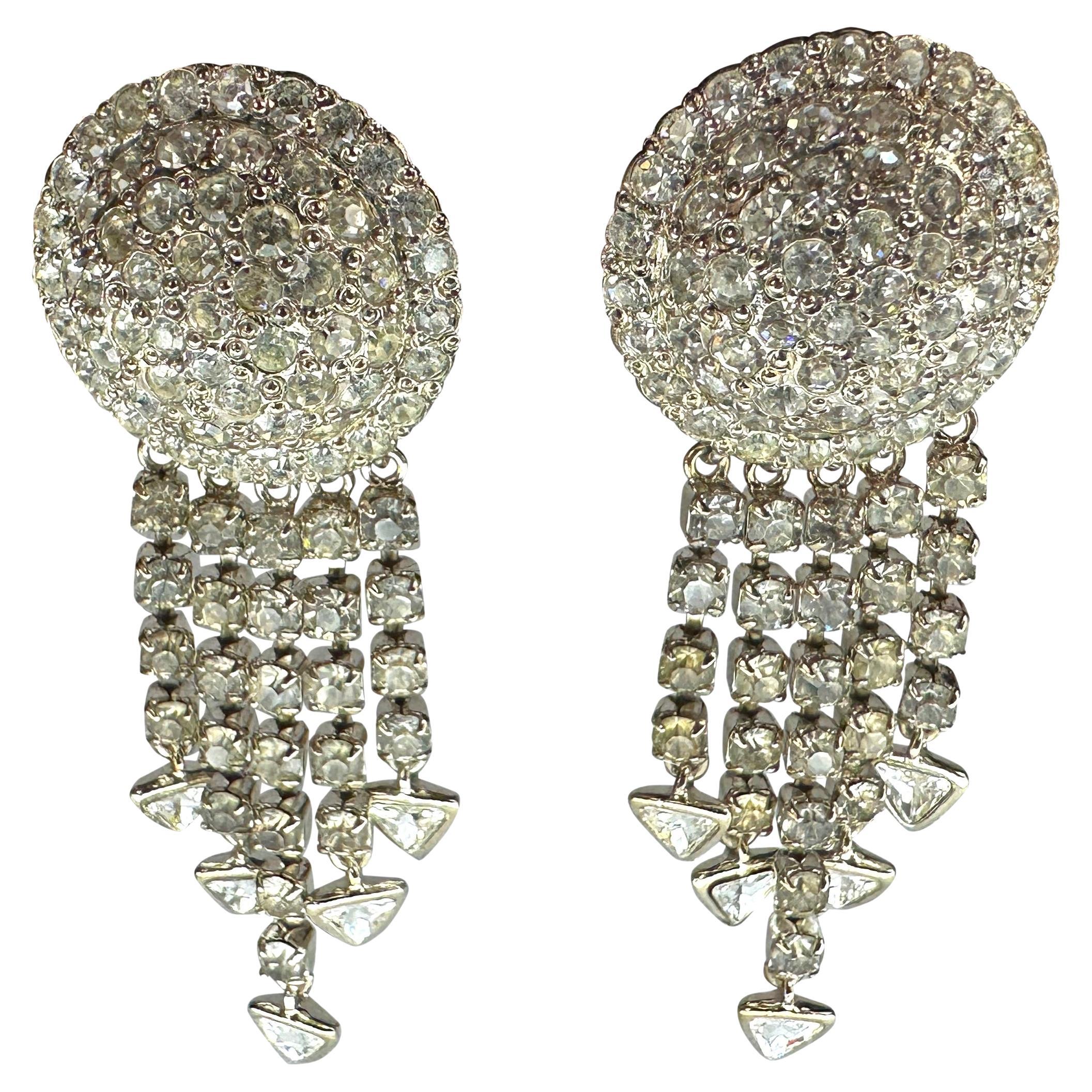 1990 Gianni Versace Argent Rhinestone Drop Clip on Earrings en vente