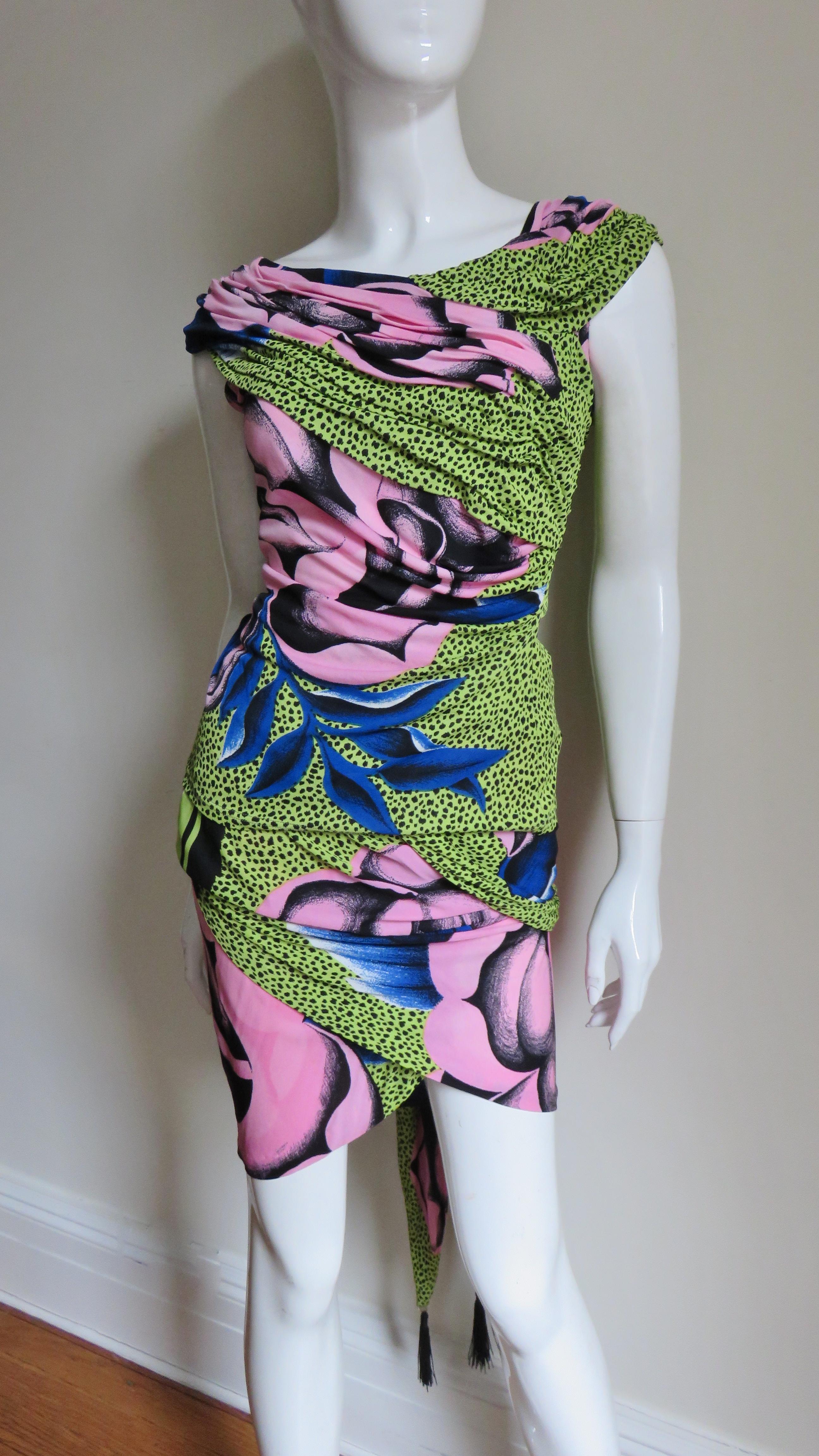  Gianni Versace Skirt and Top Set 1990s In Good Condition In Water Mill, NY