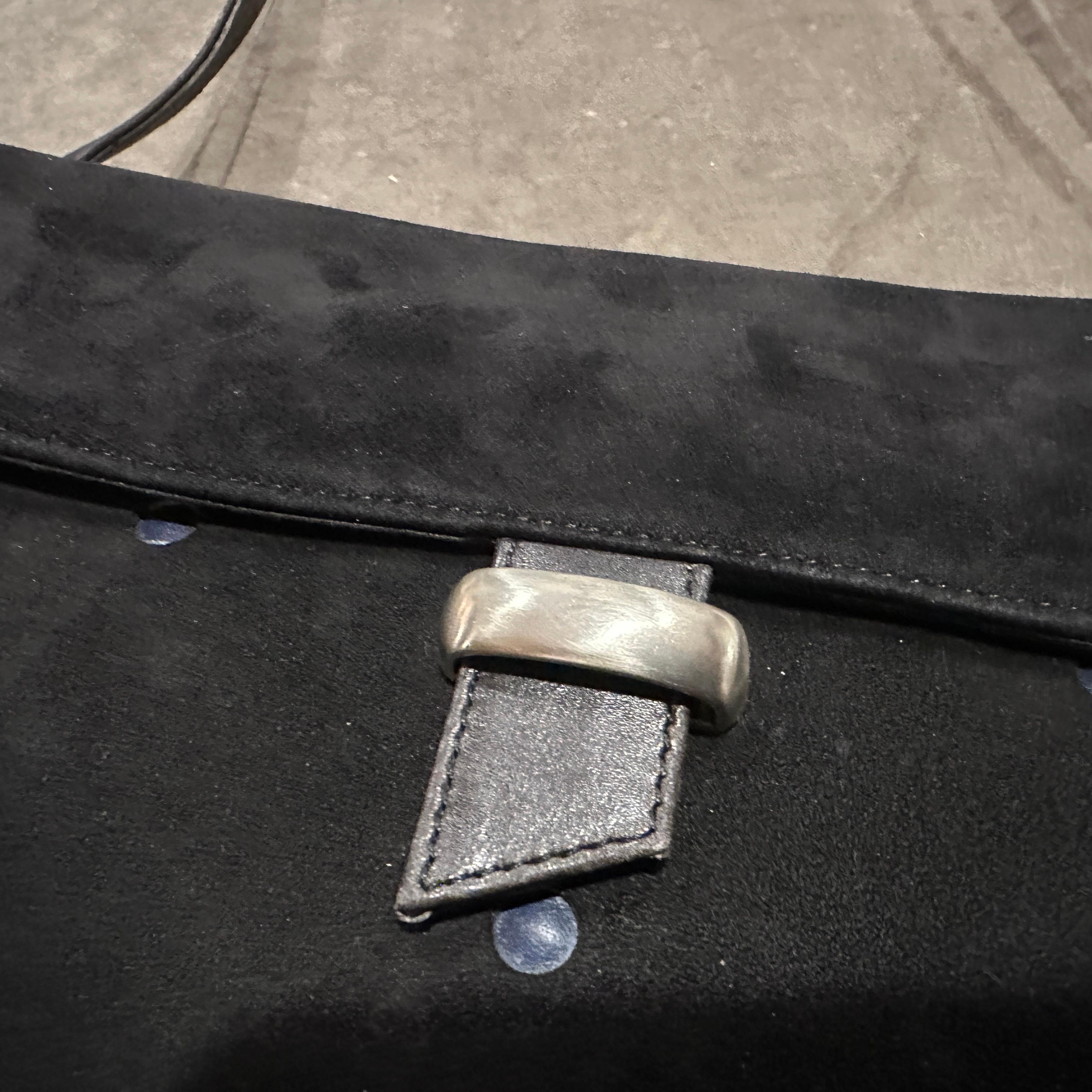 1990s Gianni Versace Suede and Leather Shoulder Bag For Sale 11
