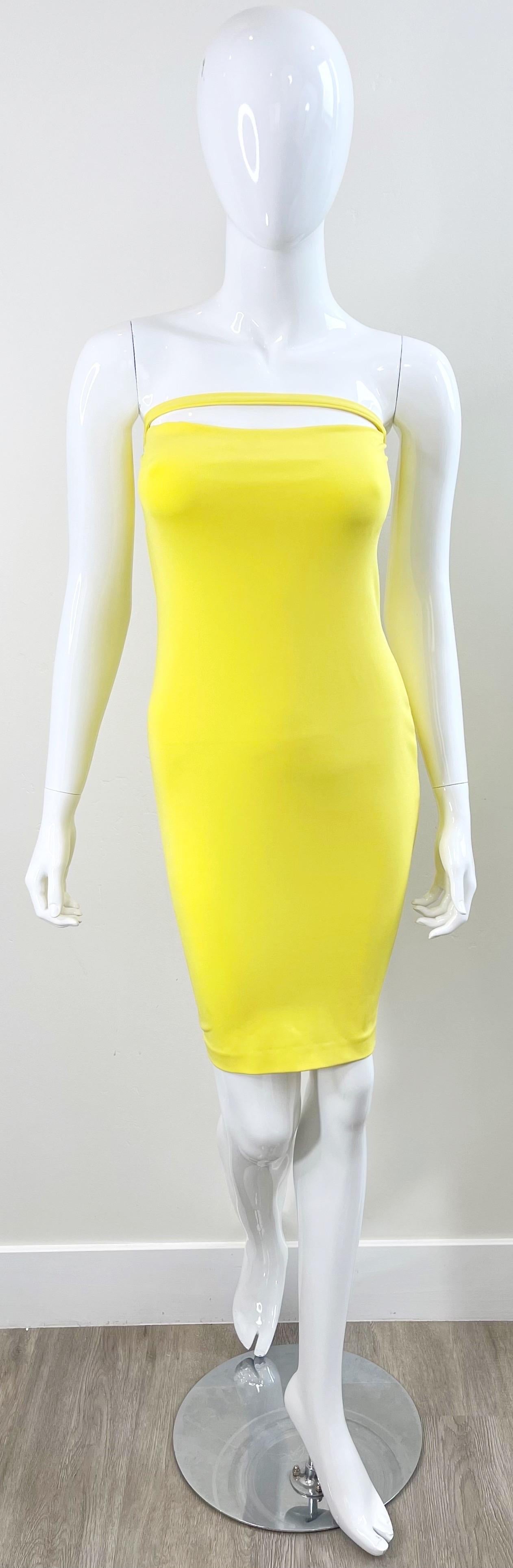 Jaune 1990 Gianni Versace Versus Size 8 Canary Yellow Strapless Vintage 90s Dress en vente