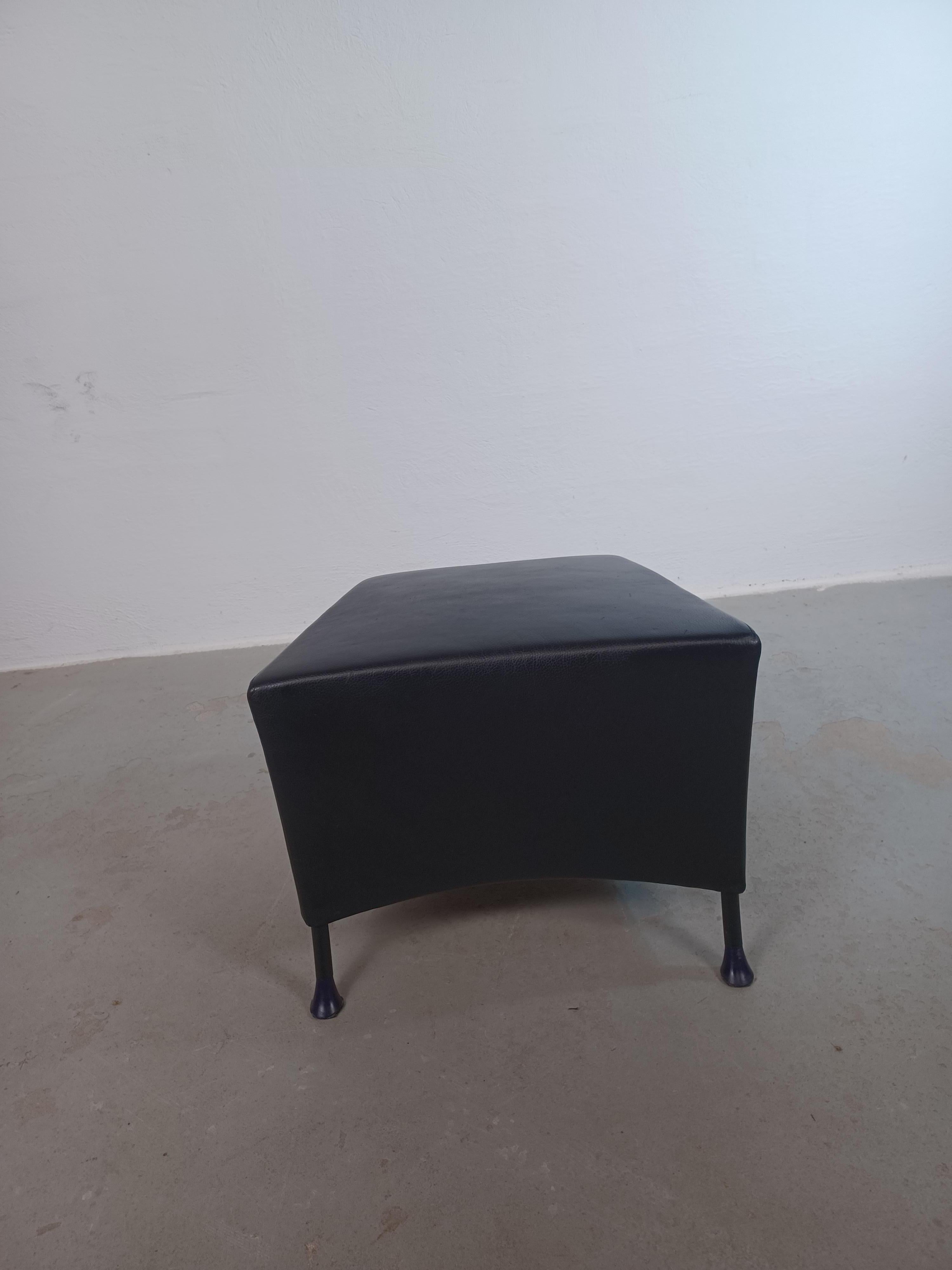 Moderne 1990s  Gijs Papavoine Windy Ottoman en cuir noir par Montis en vente