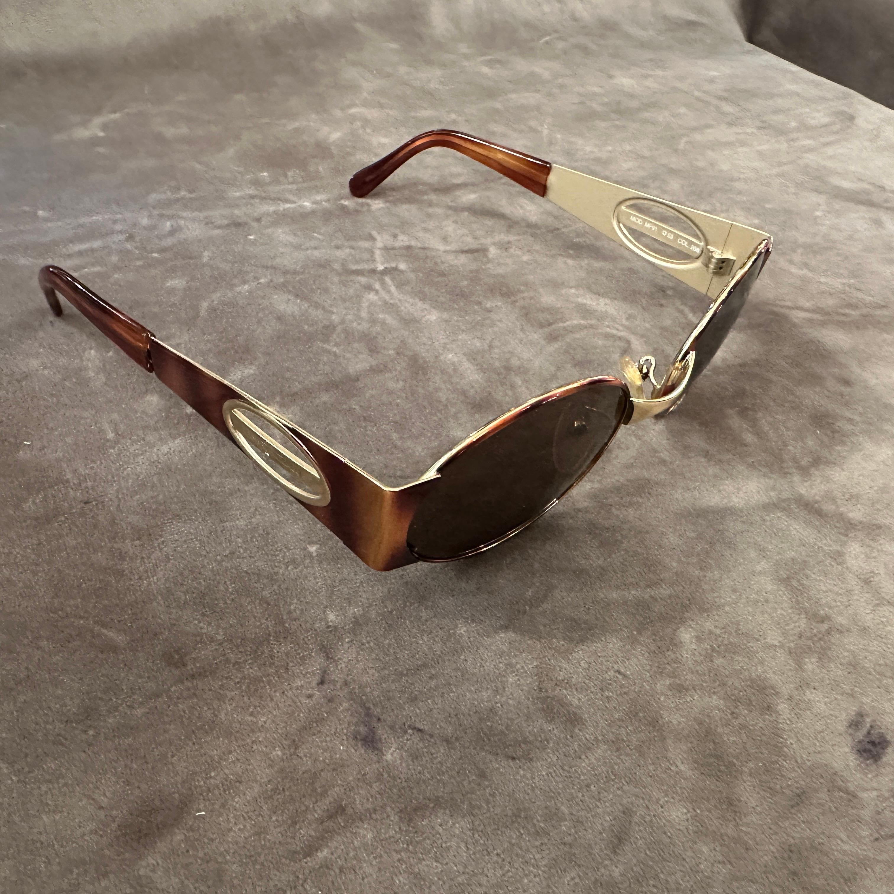 Occhiali da sole anni '90 in metallo dorato e acetato finto tartaruga di Furstenberg in vendita 2
