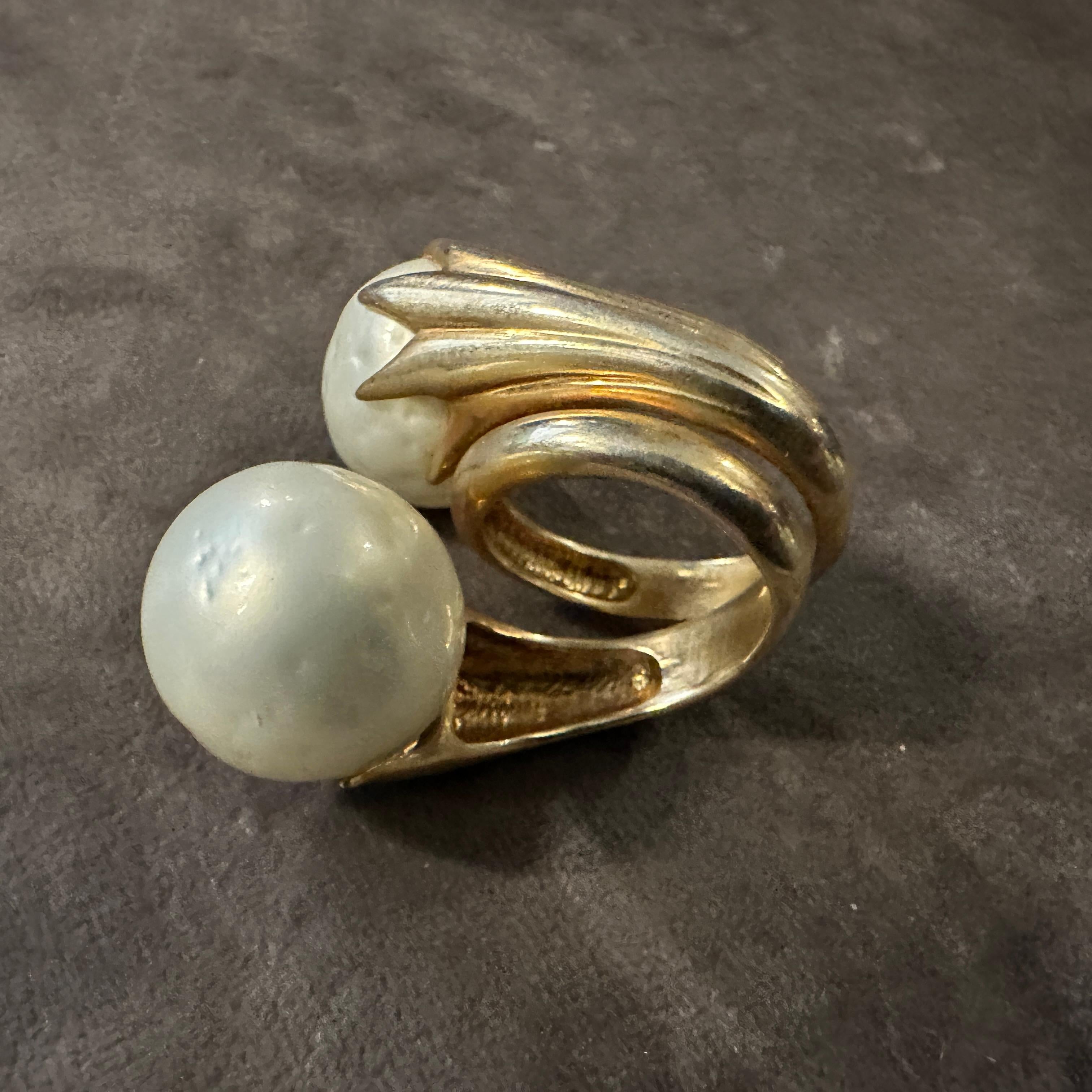 1990s Gilded Sterling Silver and Natural Pearl Sculptured Huge Italian Ring For Sale 3