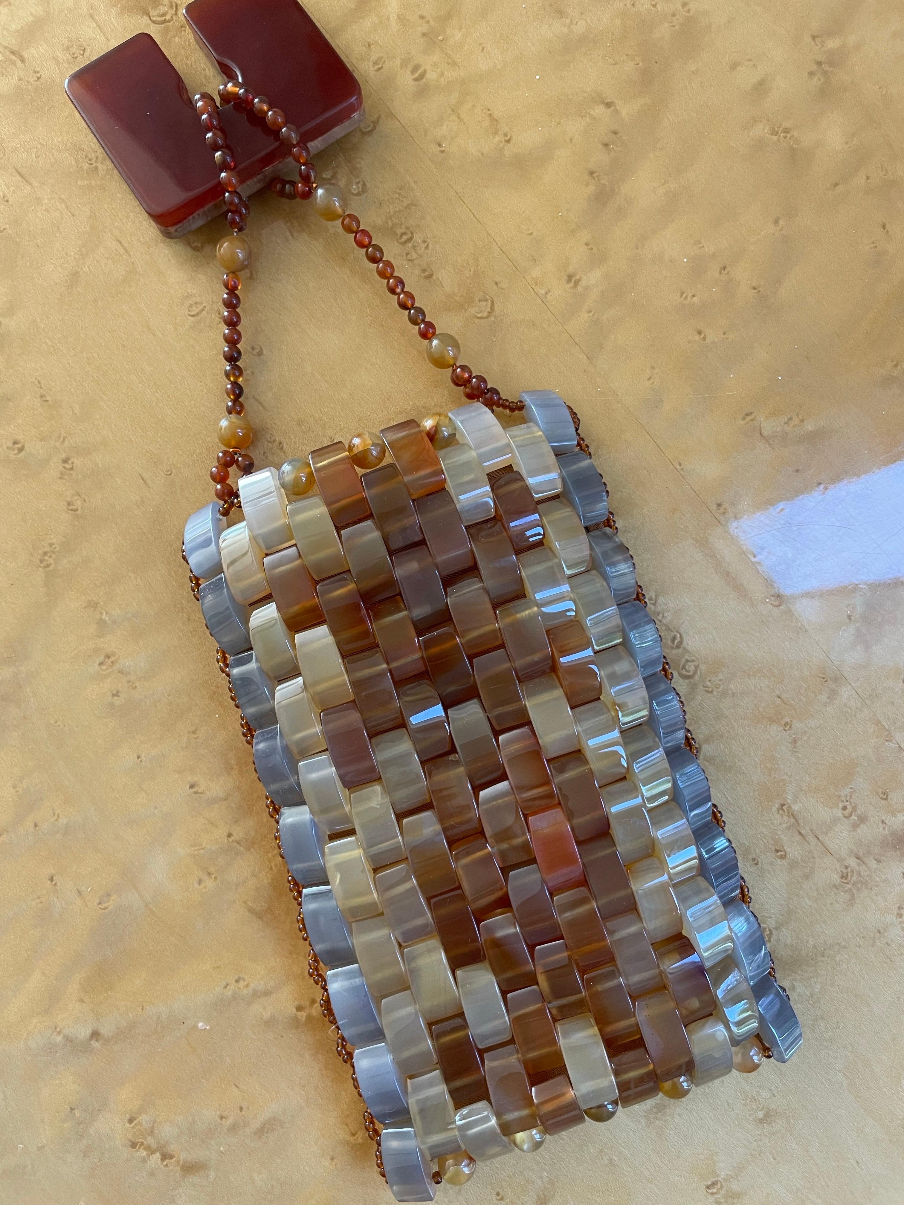 1990er Jahre Giorgio Armani Achat Perlen Mosaik Abendtasche Vintage Italienisch Couture im Zustand „Gut“ im Angebot in Boca Raton, FL