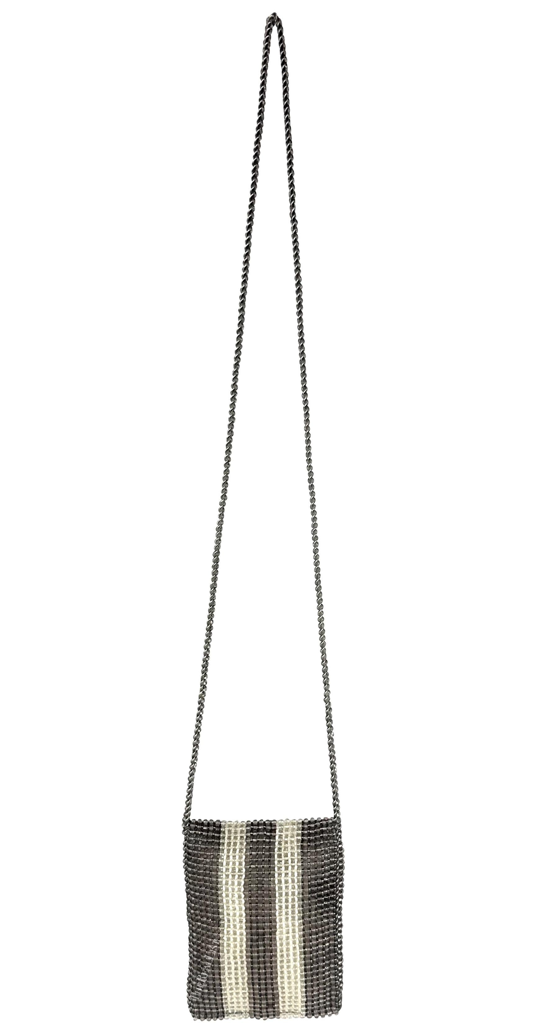Giorgio Armani - Mini sac à bandoulière gris en tricot perlé des années 1990 Pour femmes en vente