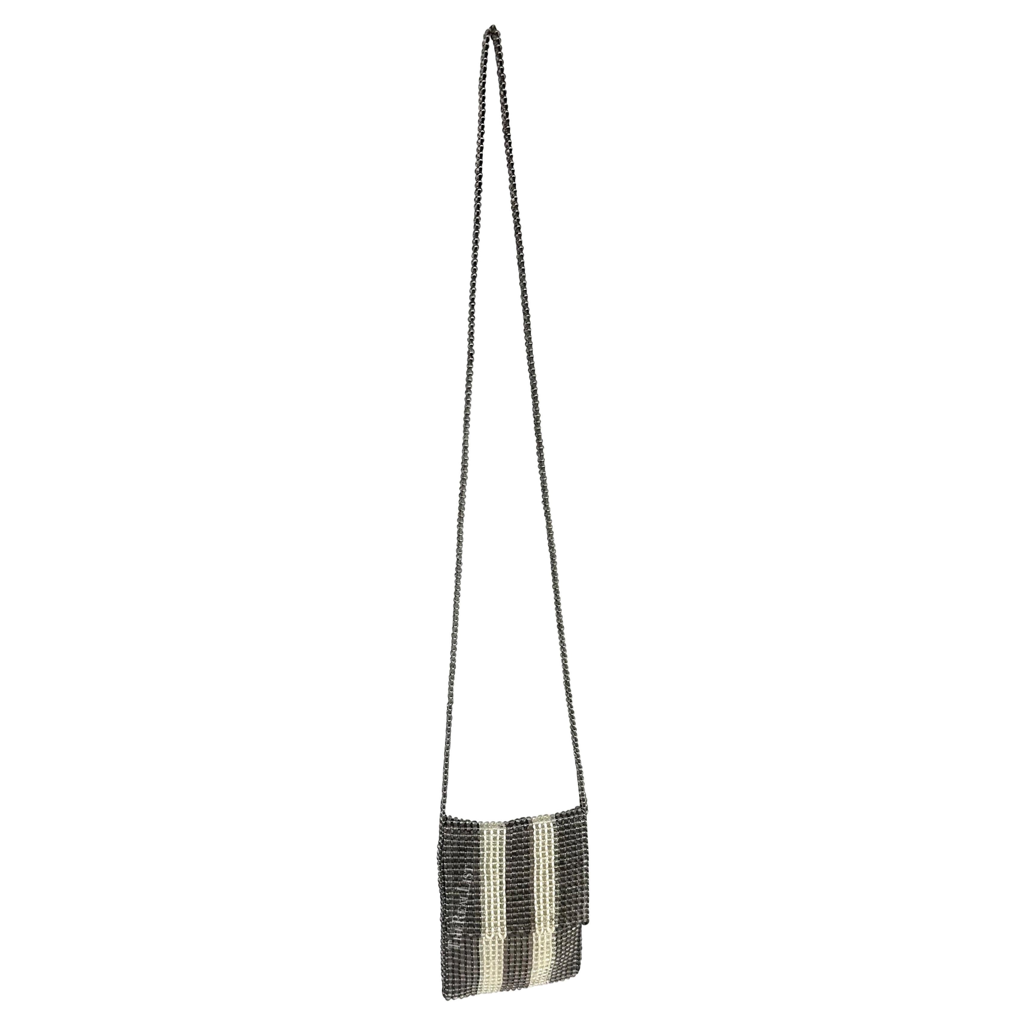 Giorgio Armani - Mini sac à bandoulière gris en tricot perlé des années 1990 en vente