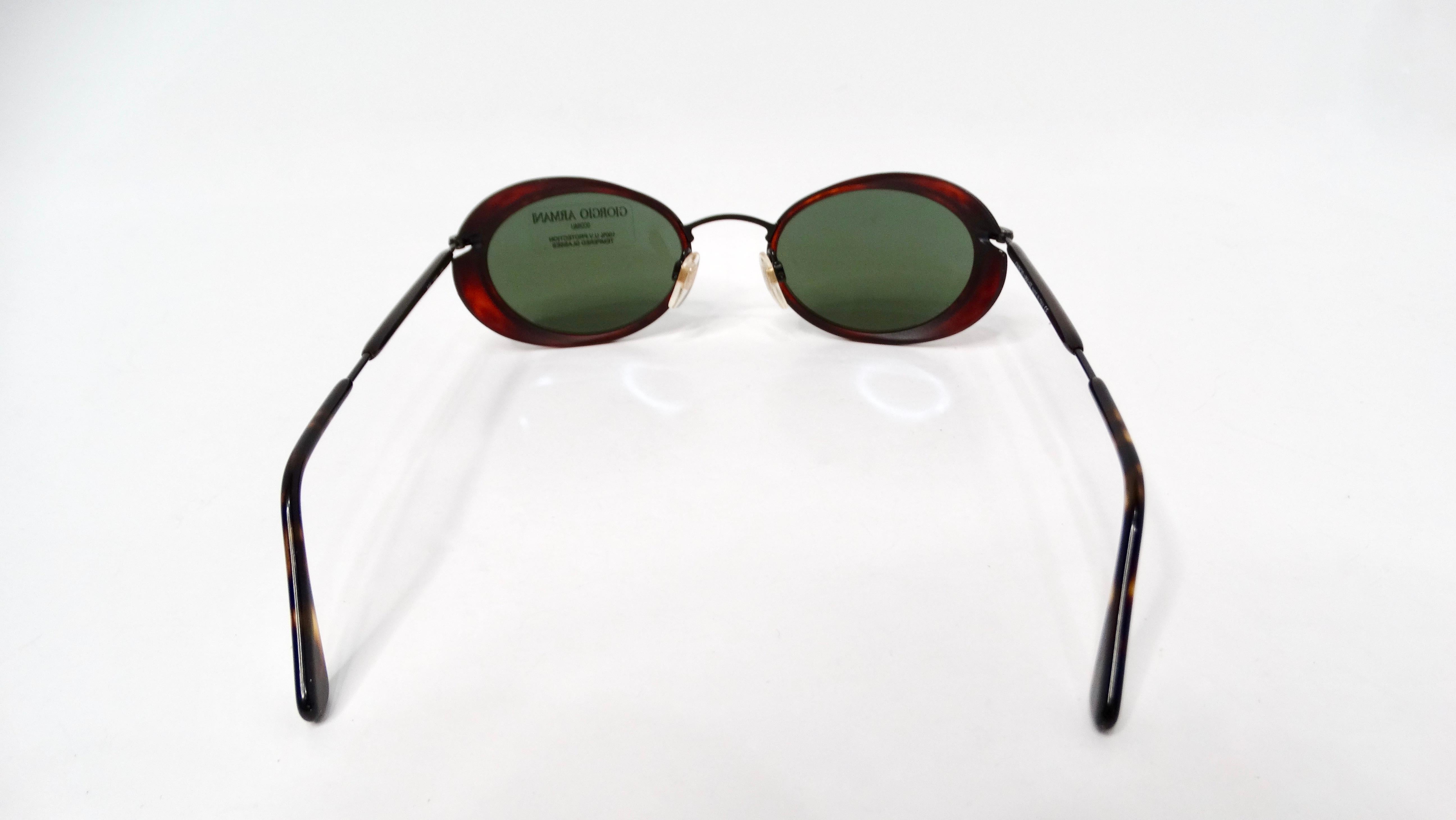 1990s Giorgio Armani Red Tortoise Oval Retro Frame Green Tinted Sunglasses In Good Condition For Sale In Scottsdale, AZ